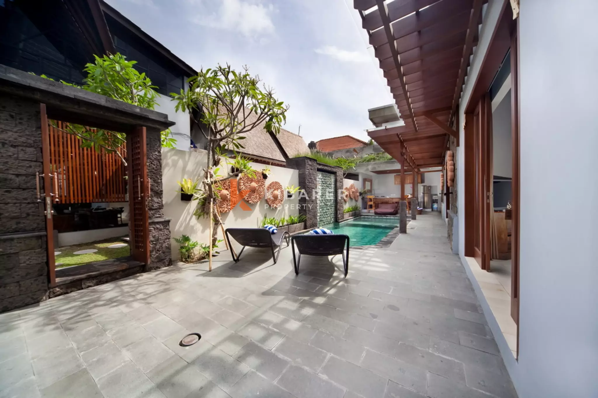 Fully Furnished Three-Bedroom Villa and Tranquil Oasis in Kerobokan Area — image 3