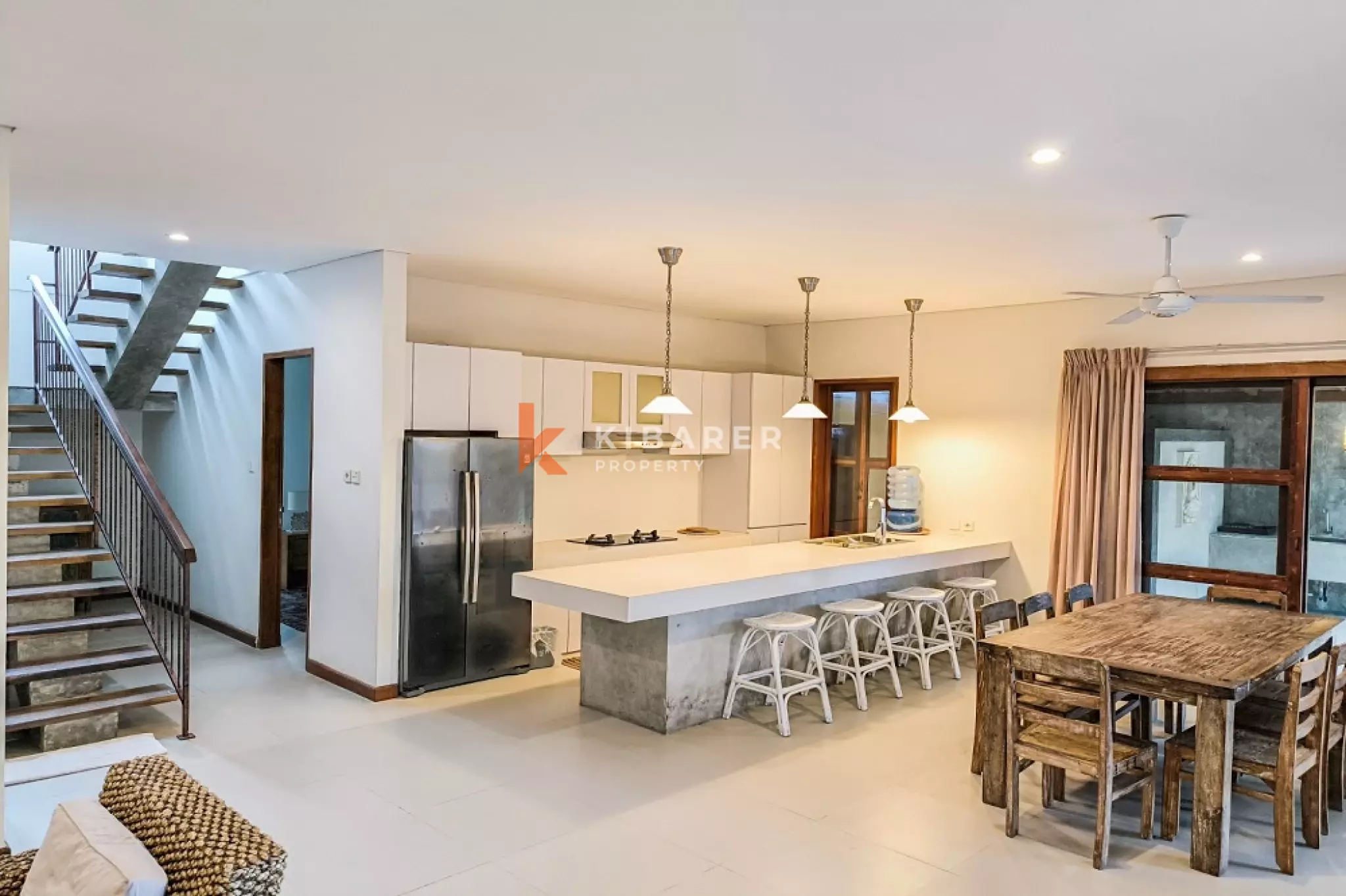Beautiful Four-Bedroom Gated Villa in Canggu — image 5