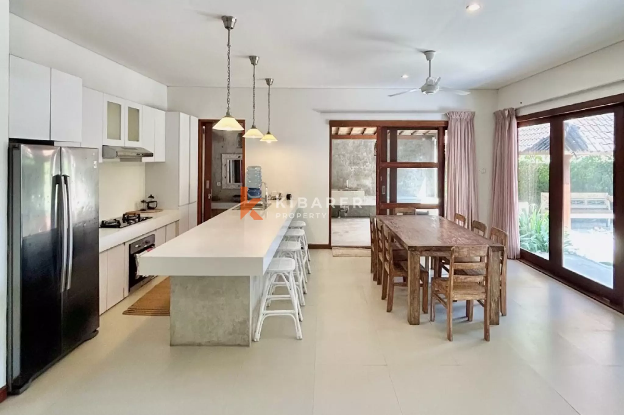 Beautiful Four-Bedroom Gated Villa in Canggu — image 6