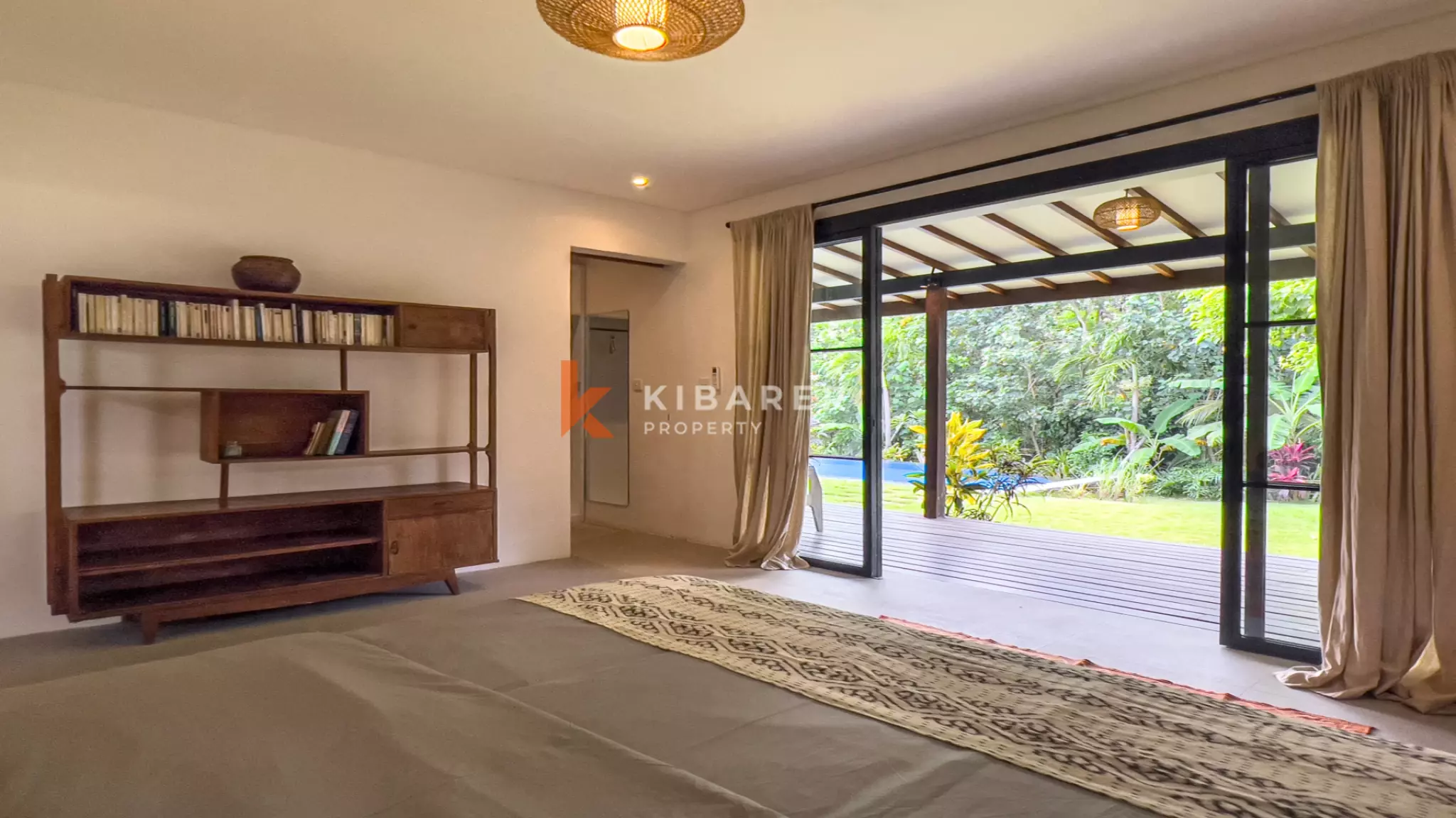 Elegant Four-Bedroom Villa with Enclosed Living Room, Pool & Lush Garden — image 16