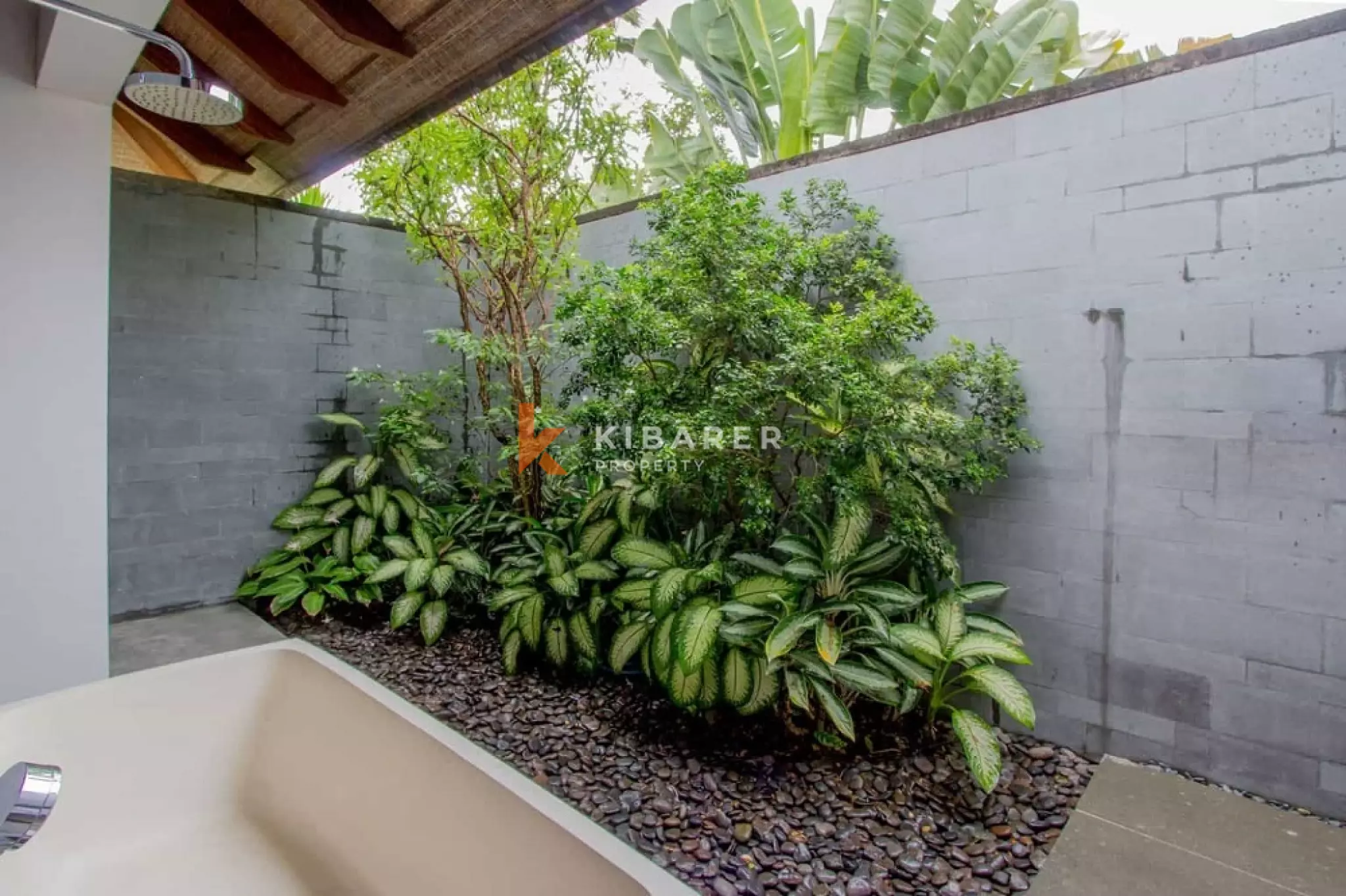 Spacious Seven-Bedroom Villa Residence in Cemagi — image 11