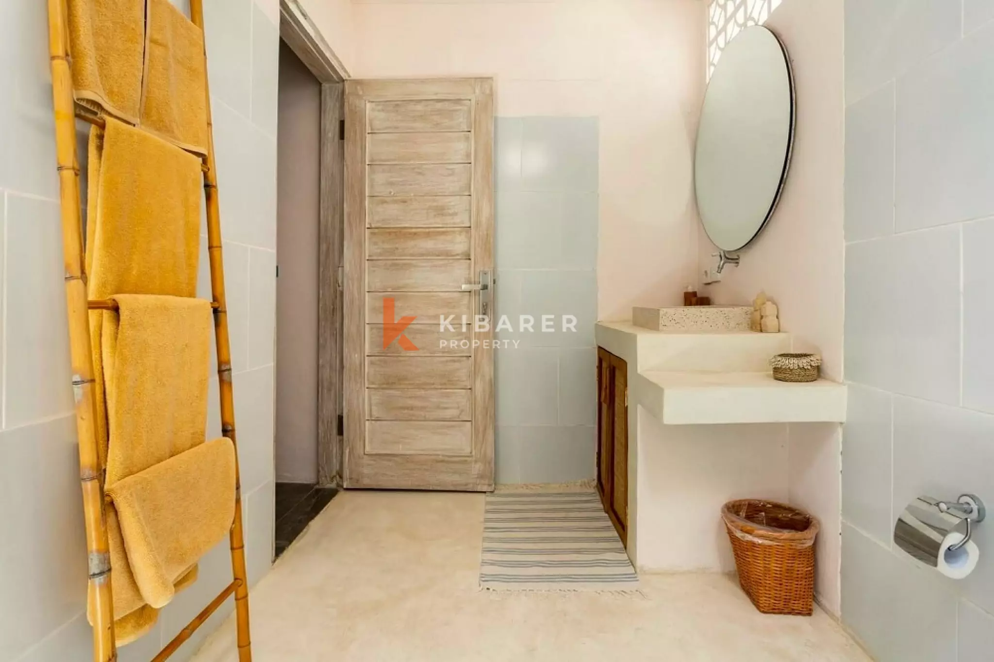 Simply Three-Bedrooms Open Living Villa in Pererenan Area — image 10