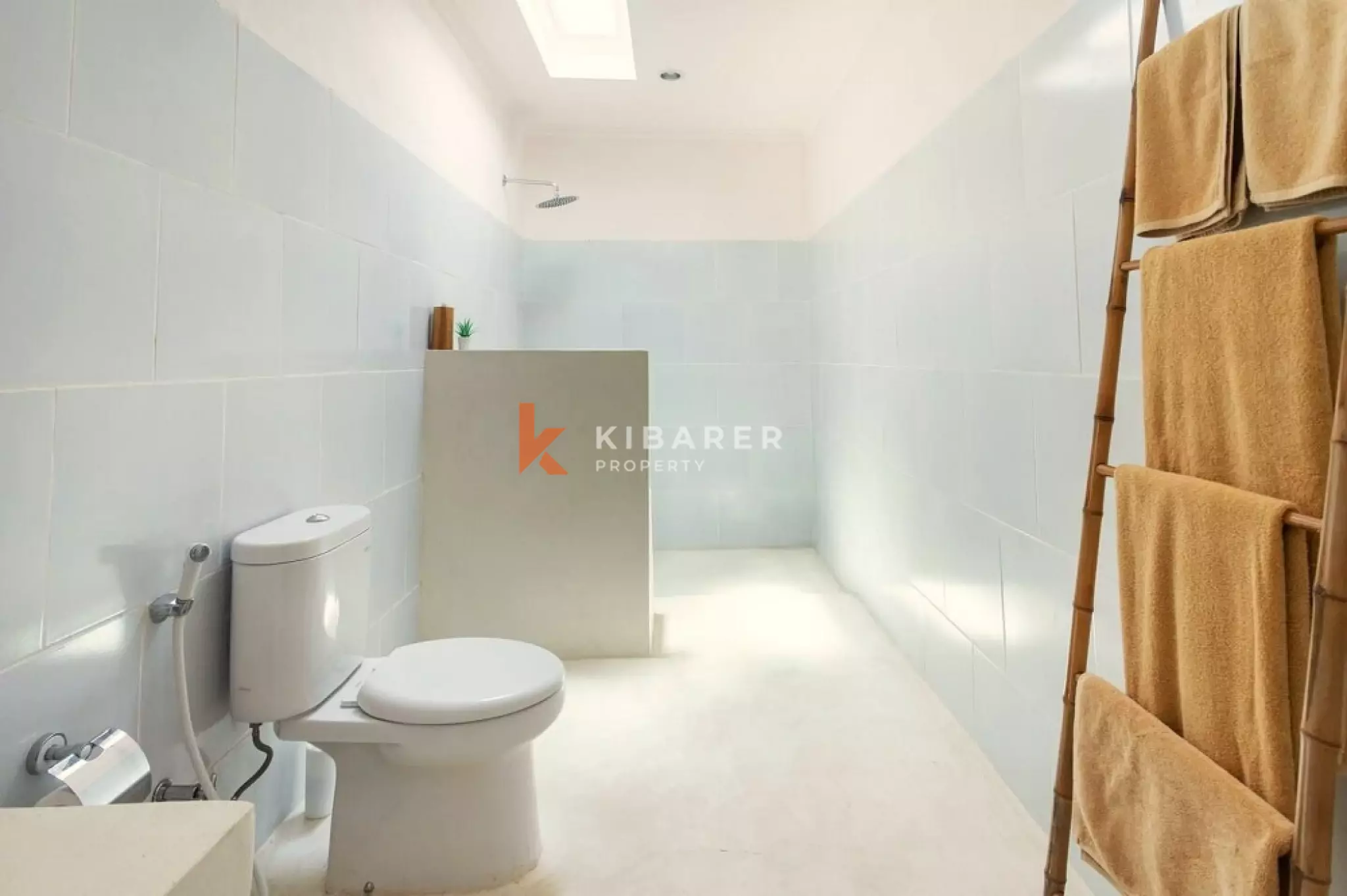 Simply Three-Bedrooms Open Living Villa in Pererenan Area — image 9
