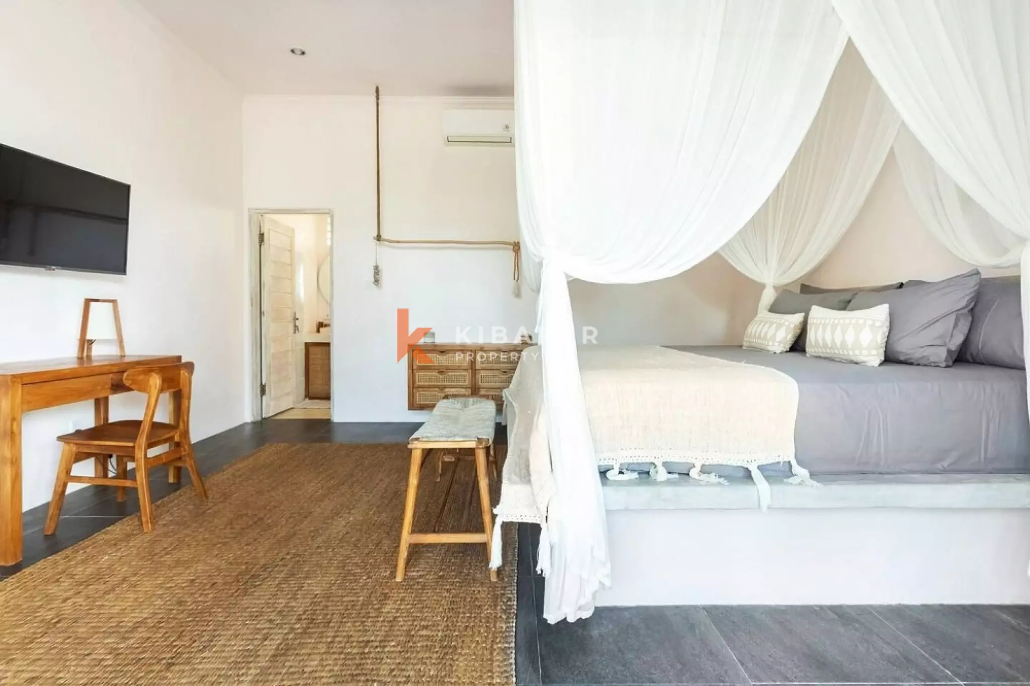 Simply Three-Bedrooms Open Living Villa in Pererenan Area — image 14