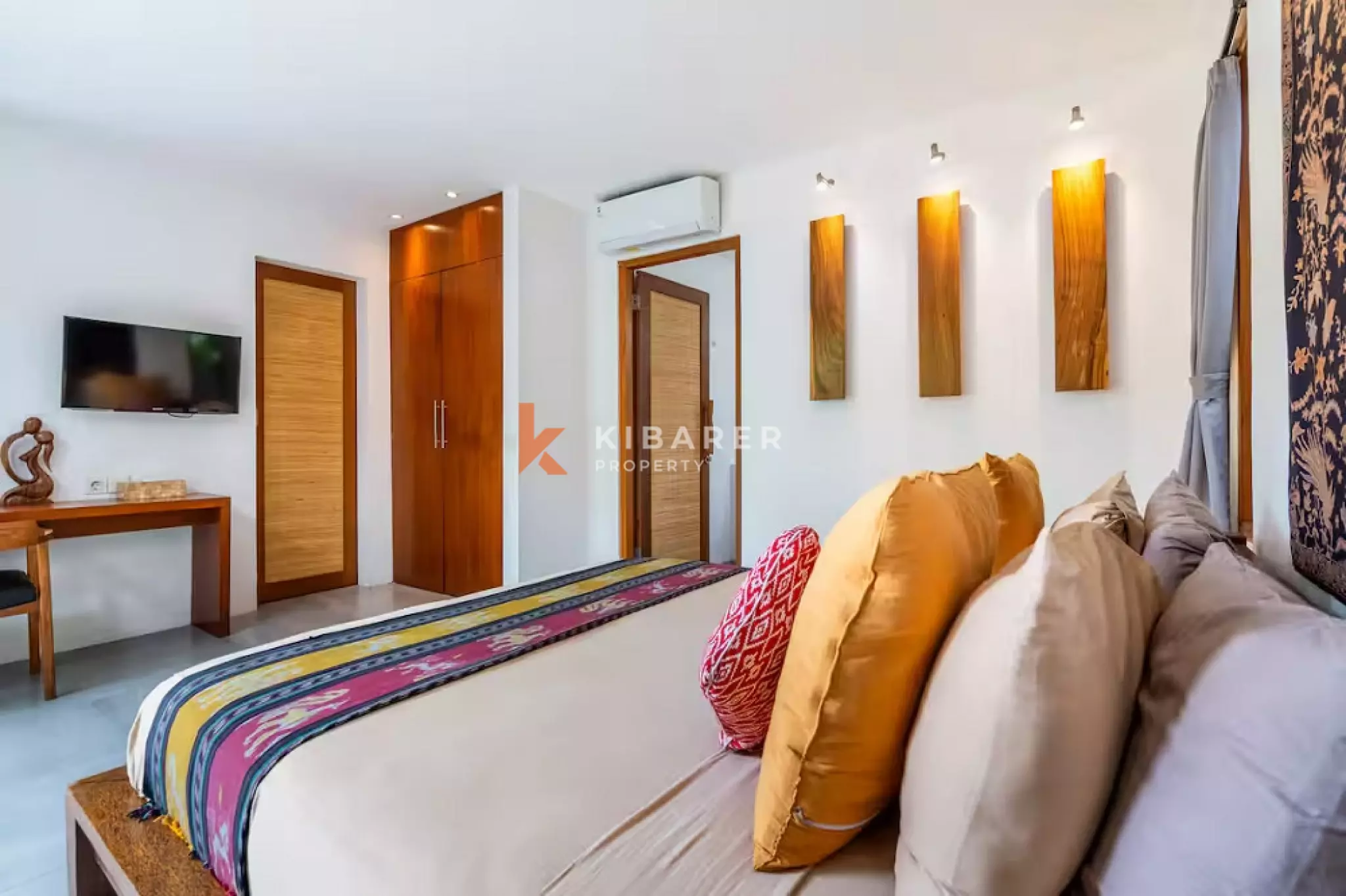 Designed as a Three-Bedroom Tropical Enclosed Villa in Kerobokan — image 10