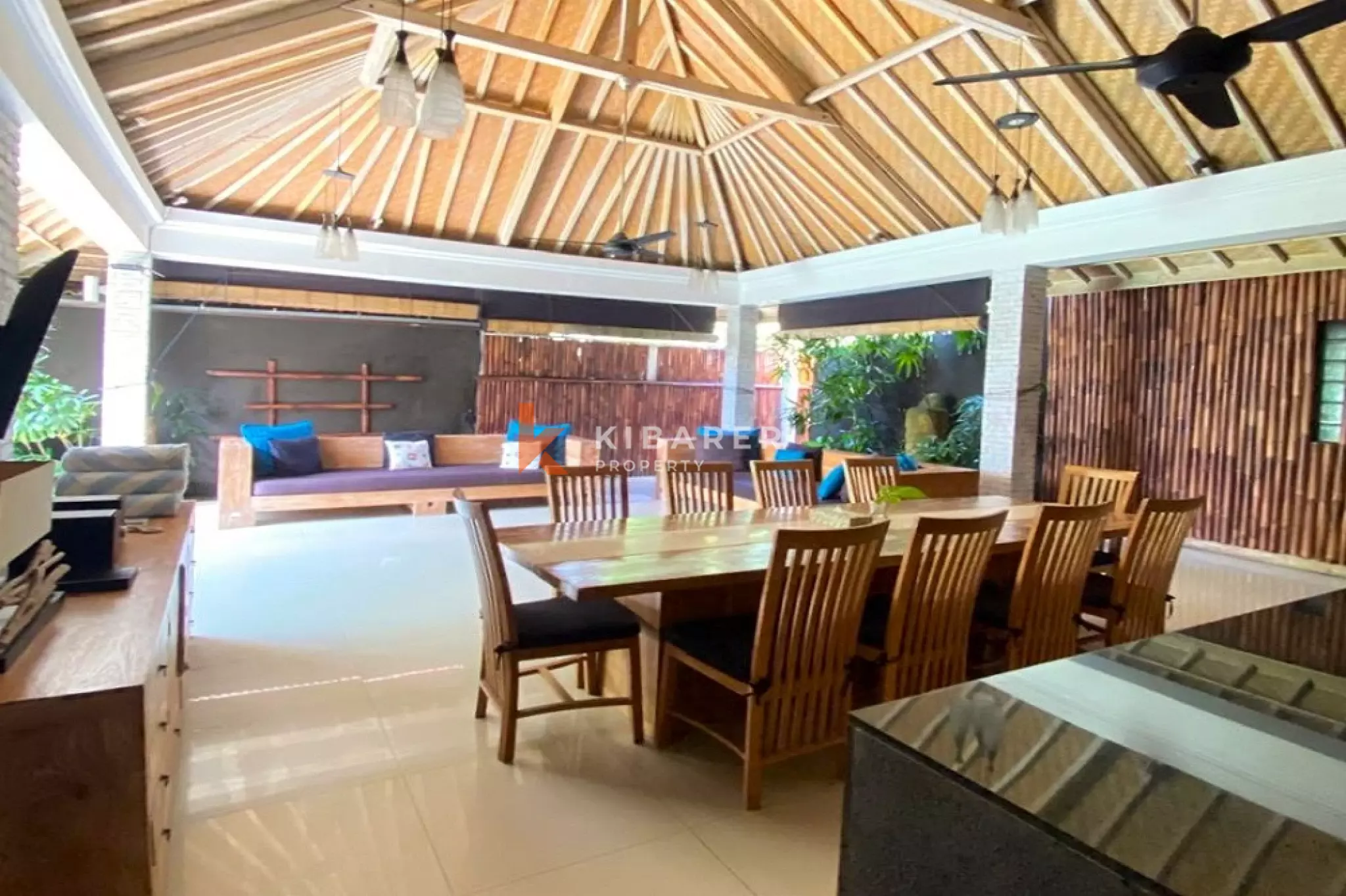 Balinese Three-Bedrooms Villa for Investment Located in Kerobokan Area — image 5