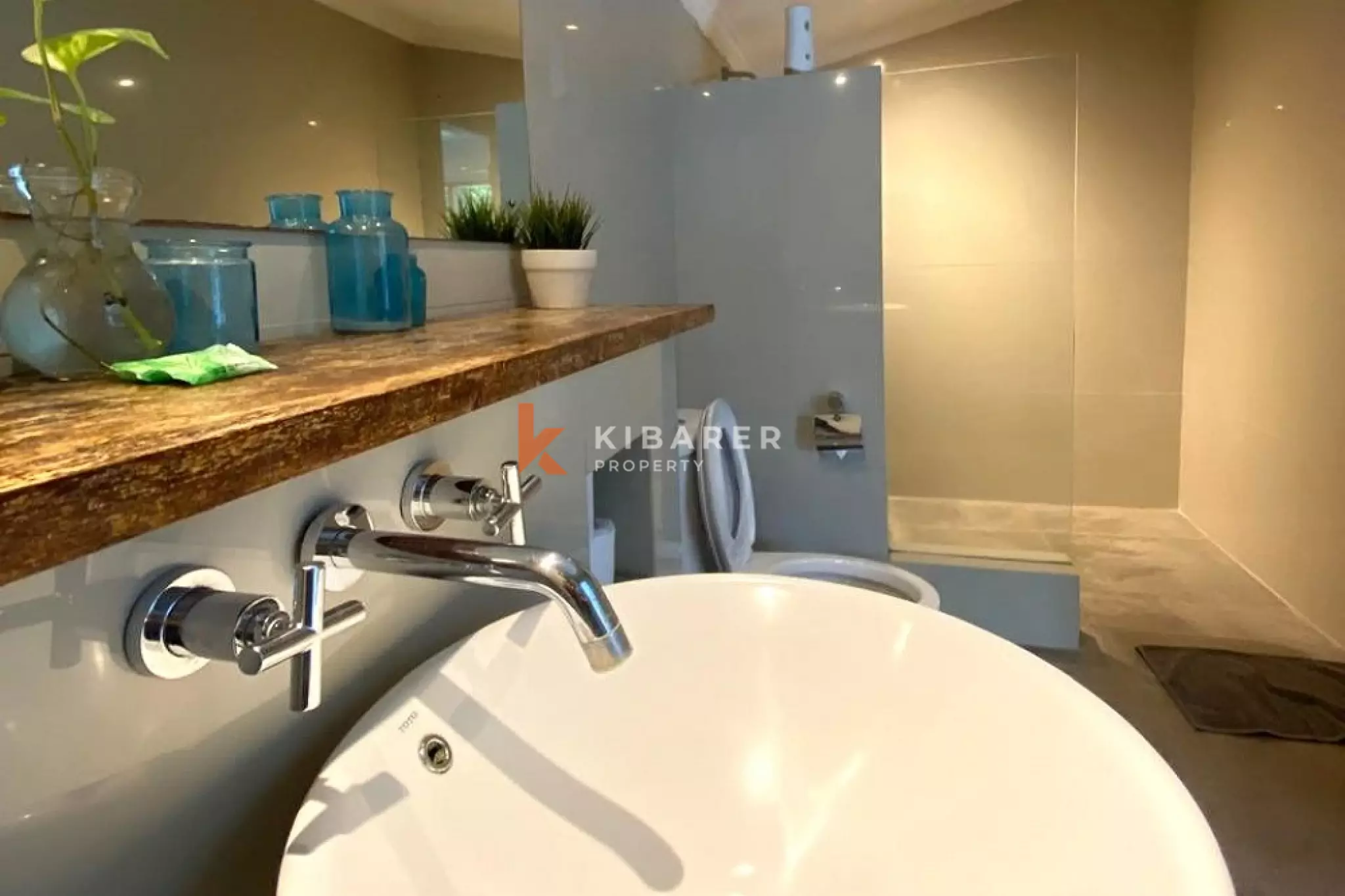 Corner Tropical Serenity Five-Bedrooms Villa in Kerobokan Area — image 8