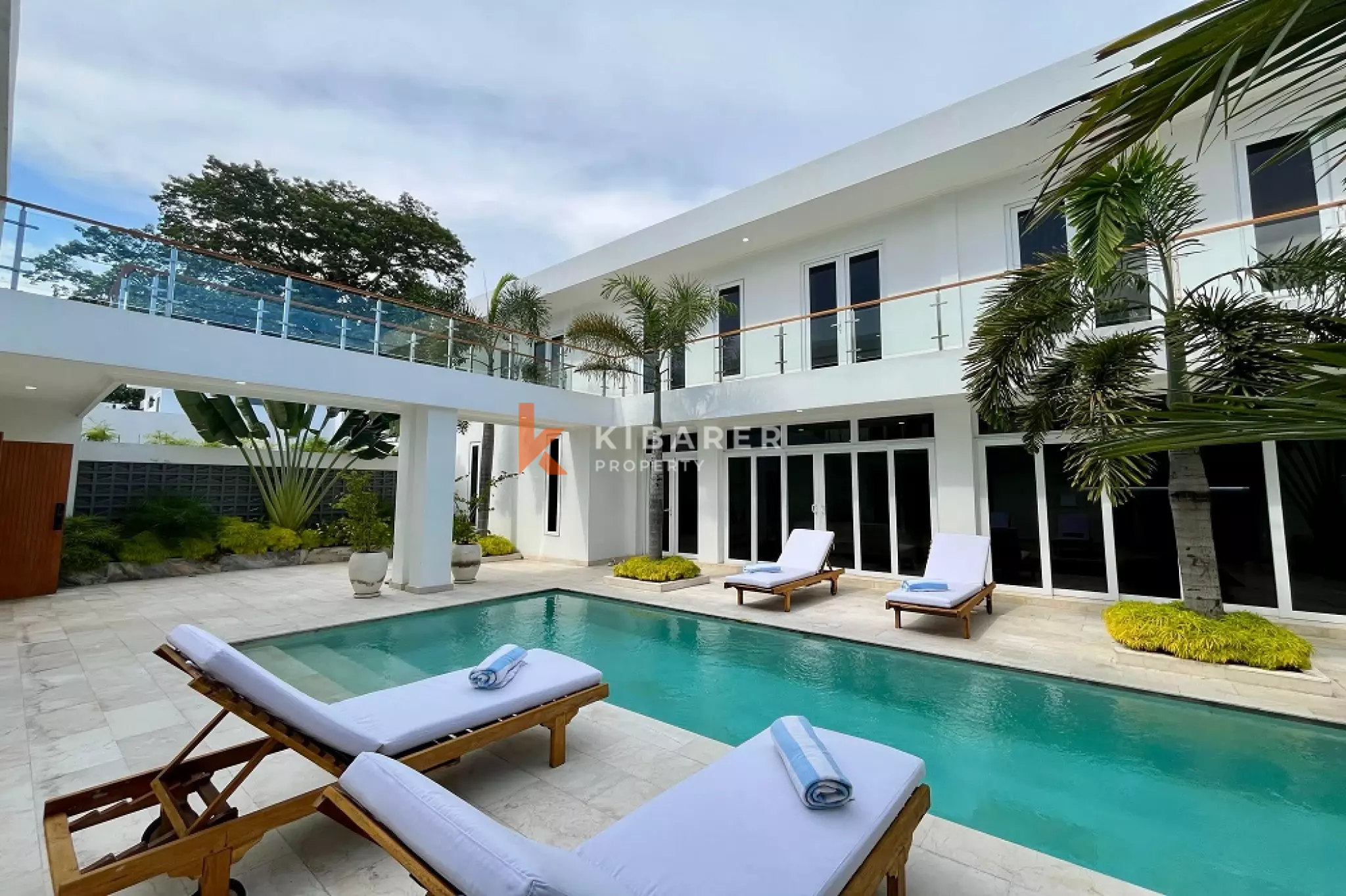 Elegance Four-Bedrooms Enclosed Villa in Tumbak Bayuh Area
