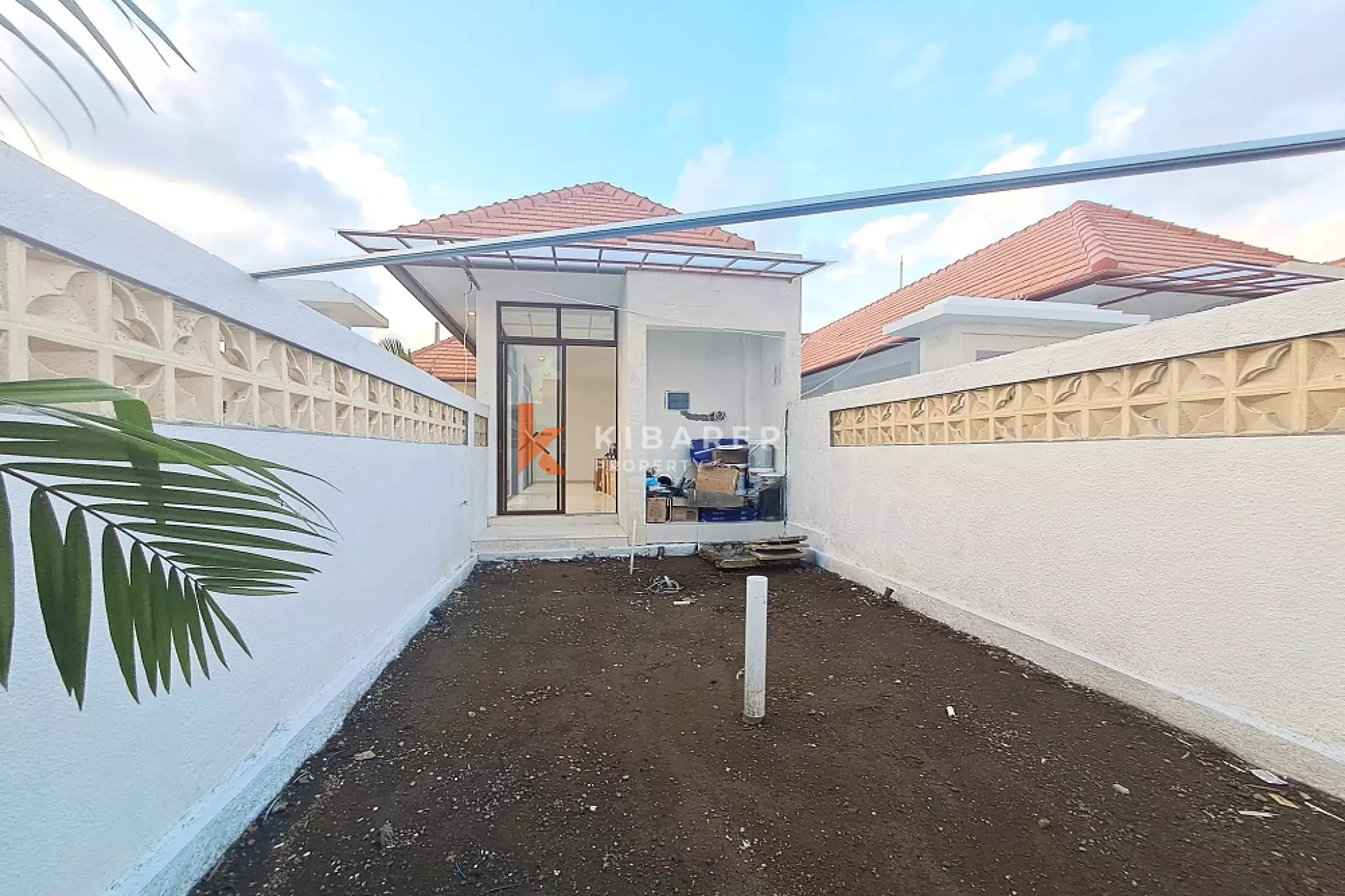 Spacious Modern Canvas Two-Bedrooms Enclosed Living in Kerobokan — image 9