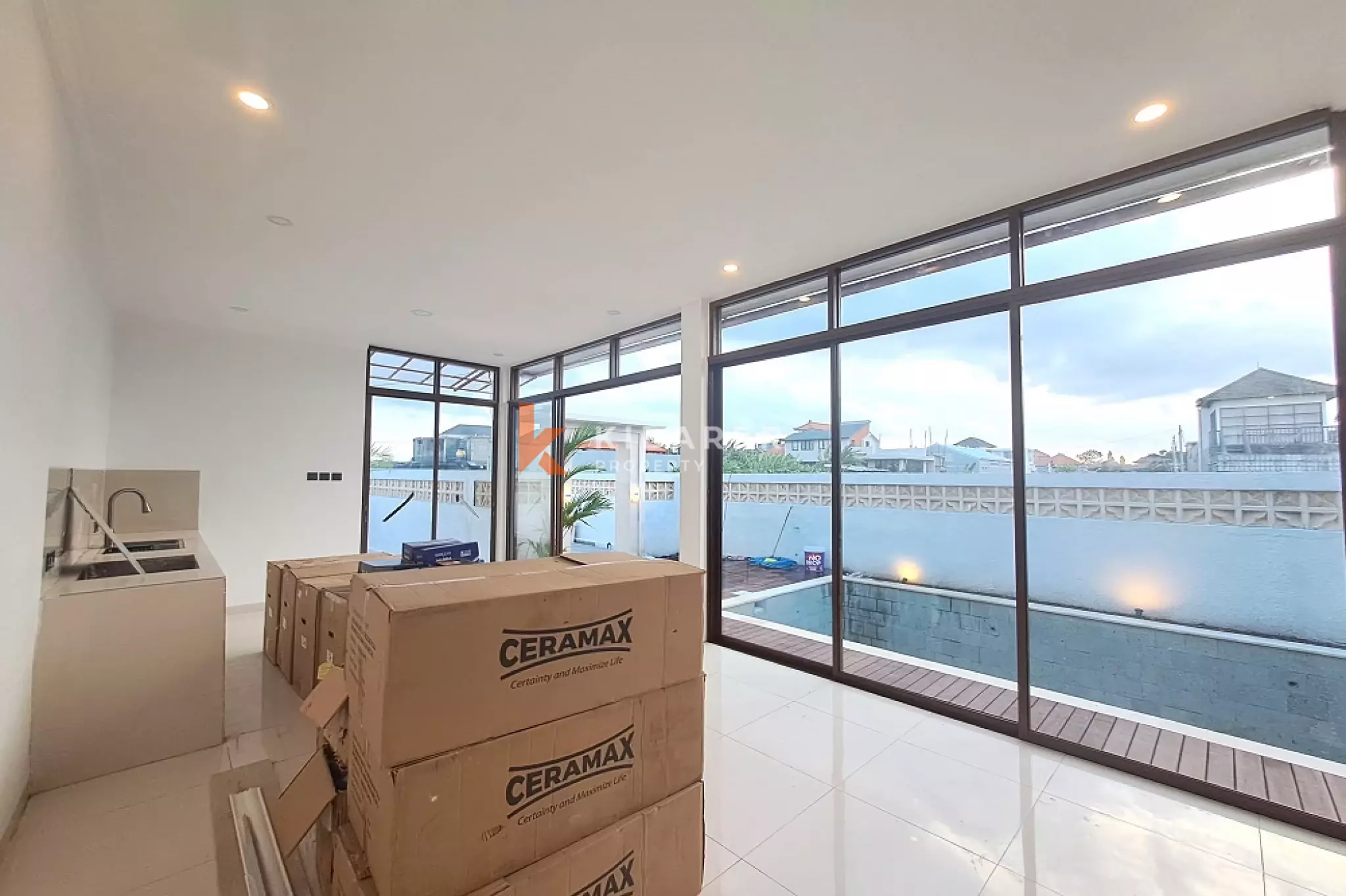 Spacious Modern Canvas Two-Bedrooms Enclosed Living in Kerobokan — image 5