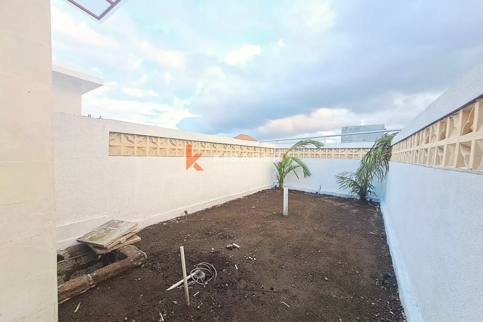 Spacious Modern Canvas Two-Bedrooms Enclosed Living in Kerobokan — image 10