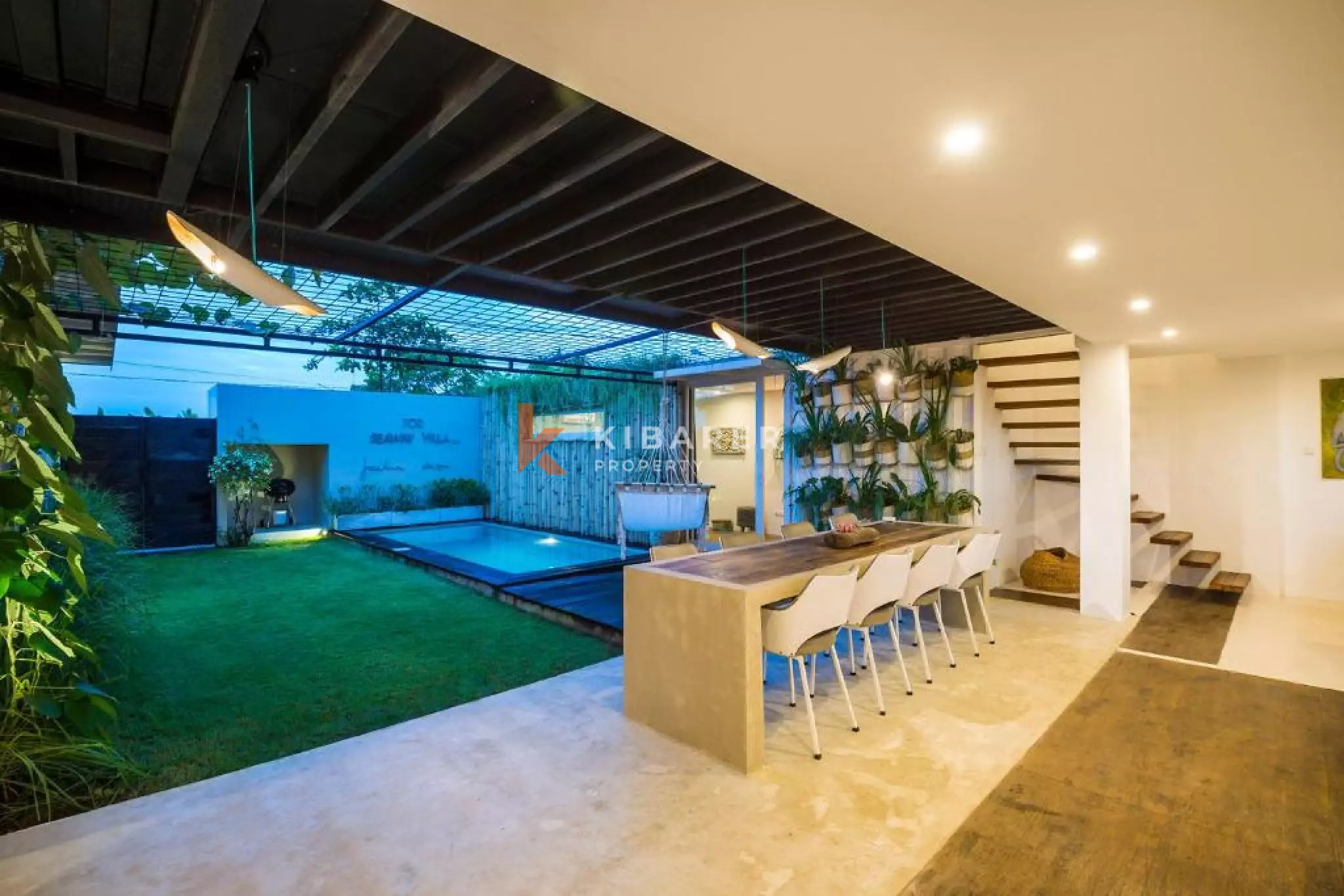 Tranquil Four-Bedroom Villa in Kedungu — image 3