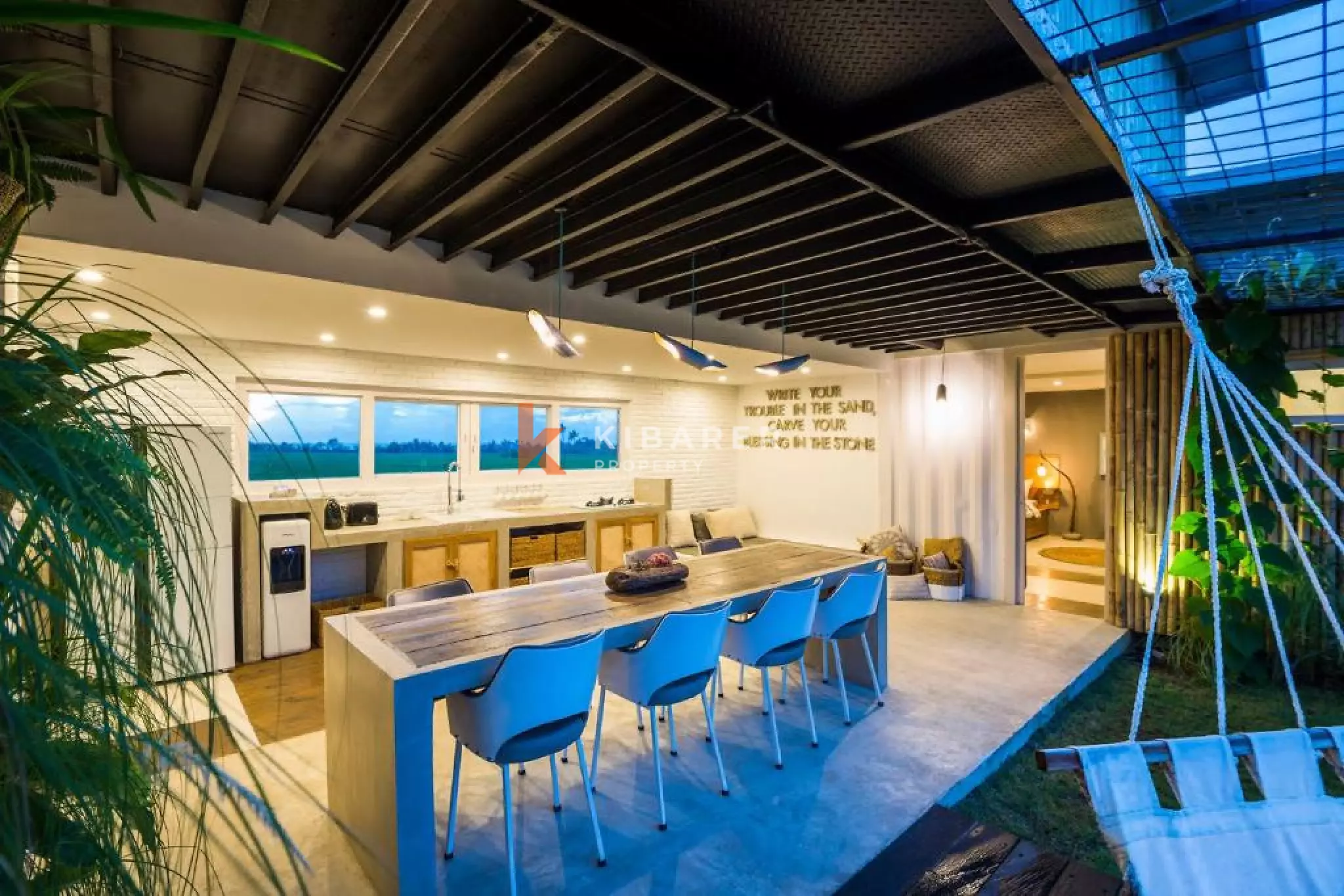 Tranquil Four-Bedroom Villa in Kedungu — image 4