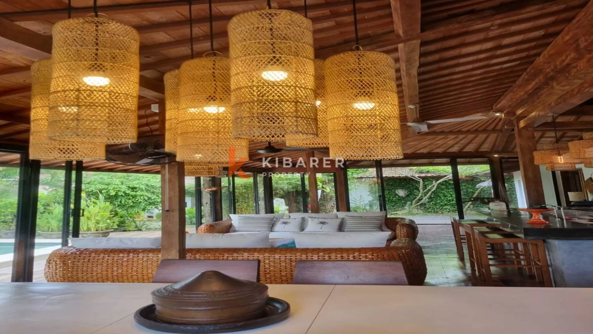 Beautiful Chic Joglo Style Four-Bedroom Villa in Umalas — image 7