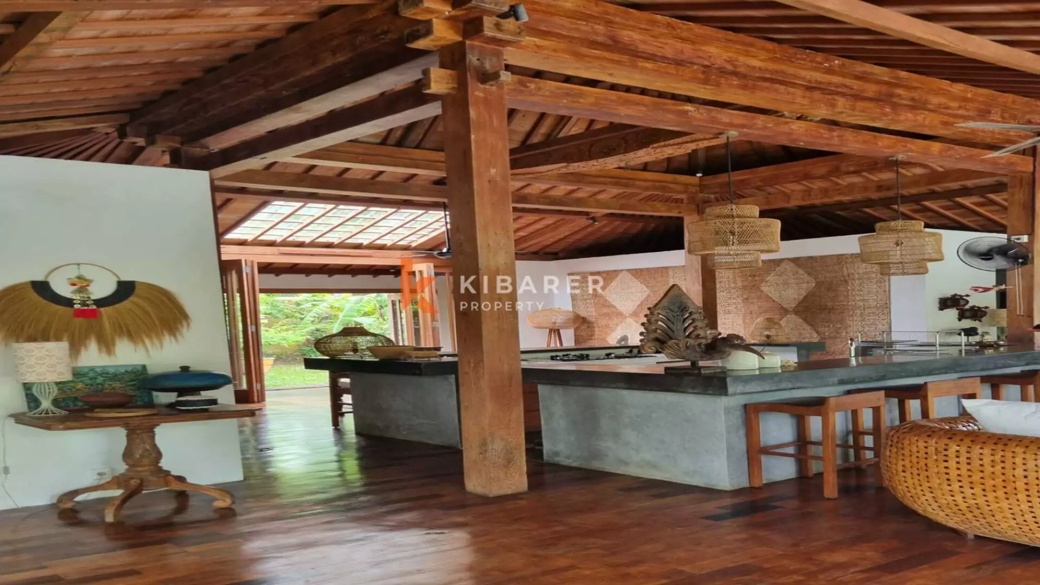Beautiful Chic Joglo Style Four-Bedroom Villa in Umalas — image 9