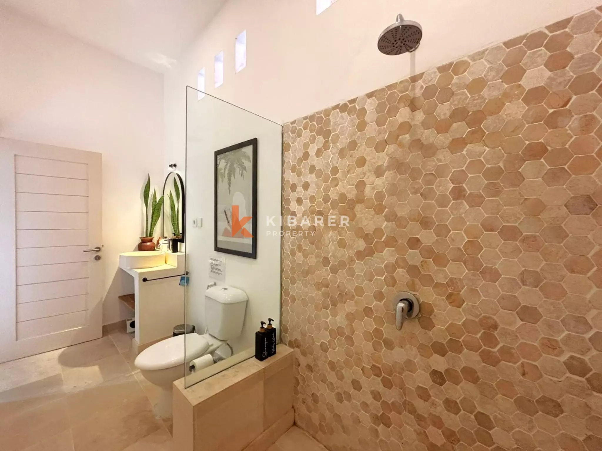 Three-Bedroom Villa with Garden in Umalas Area — image 18