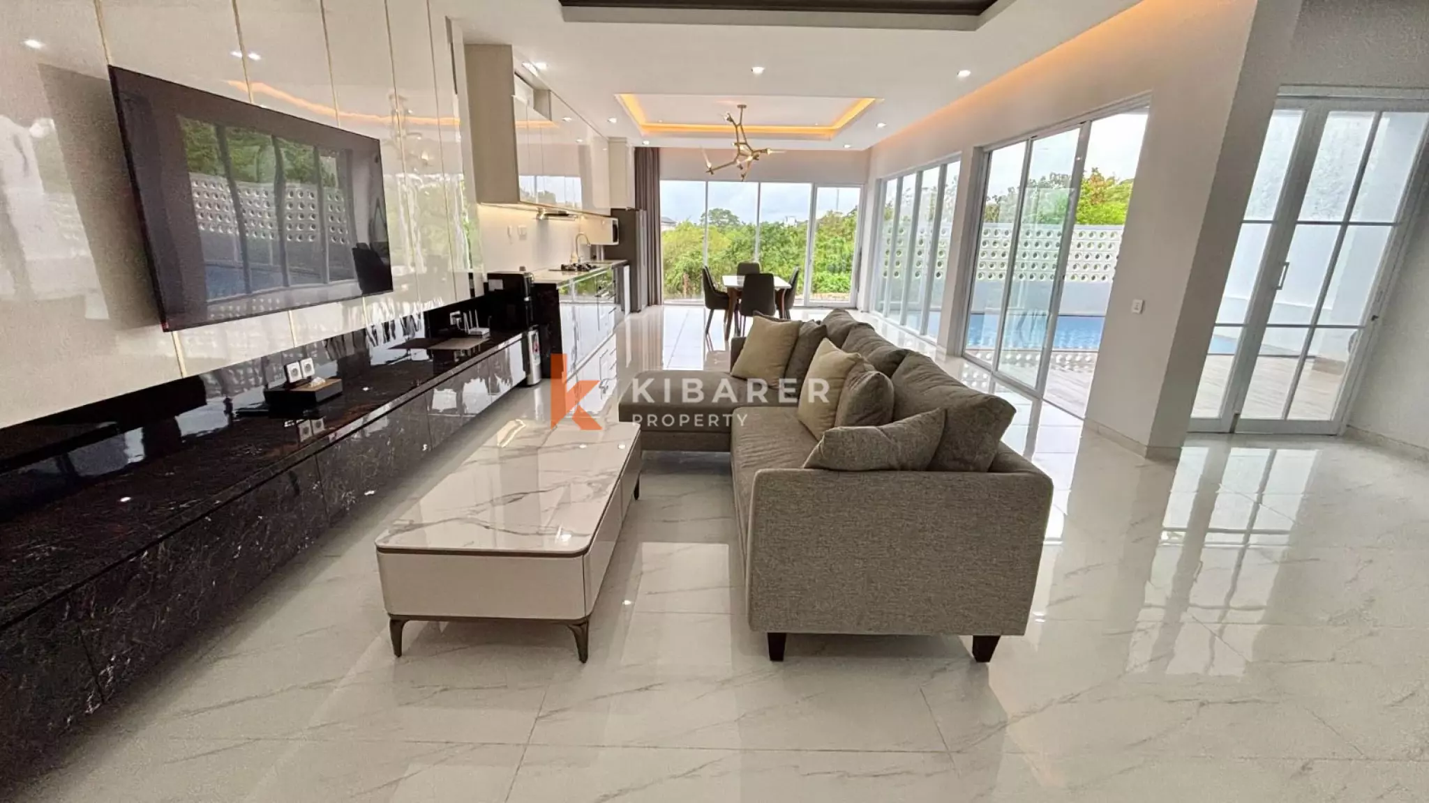 Three-Bedroom Villa with Ocean View in Ungasan — image 2
