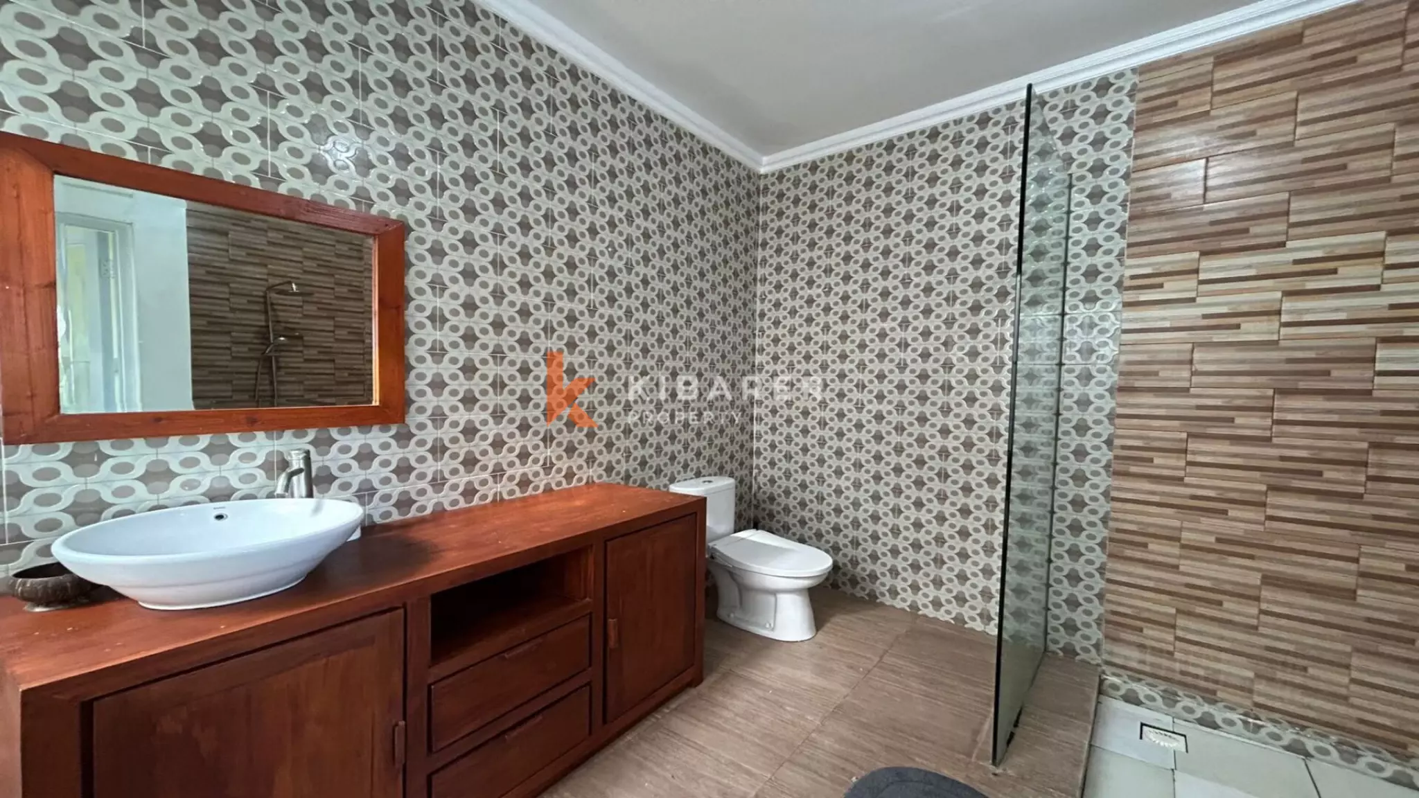 Homey Three Bedroom Enclosed Living Room Villa in Sanur — image 13