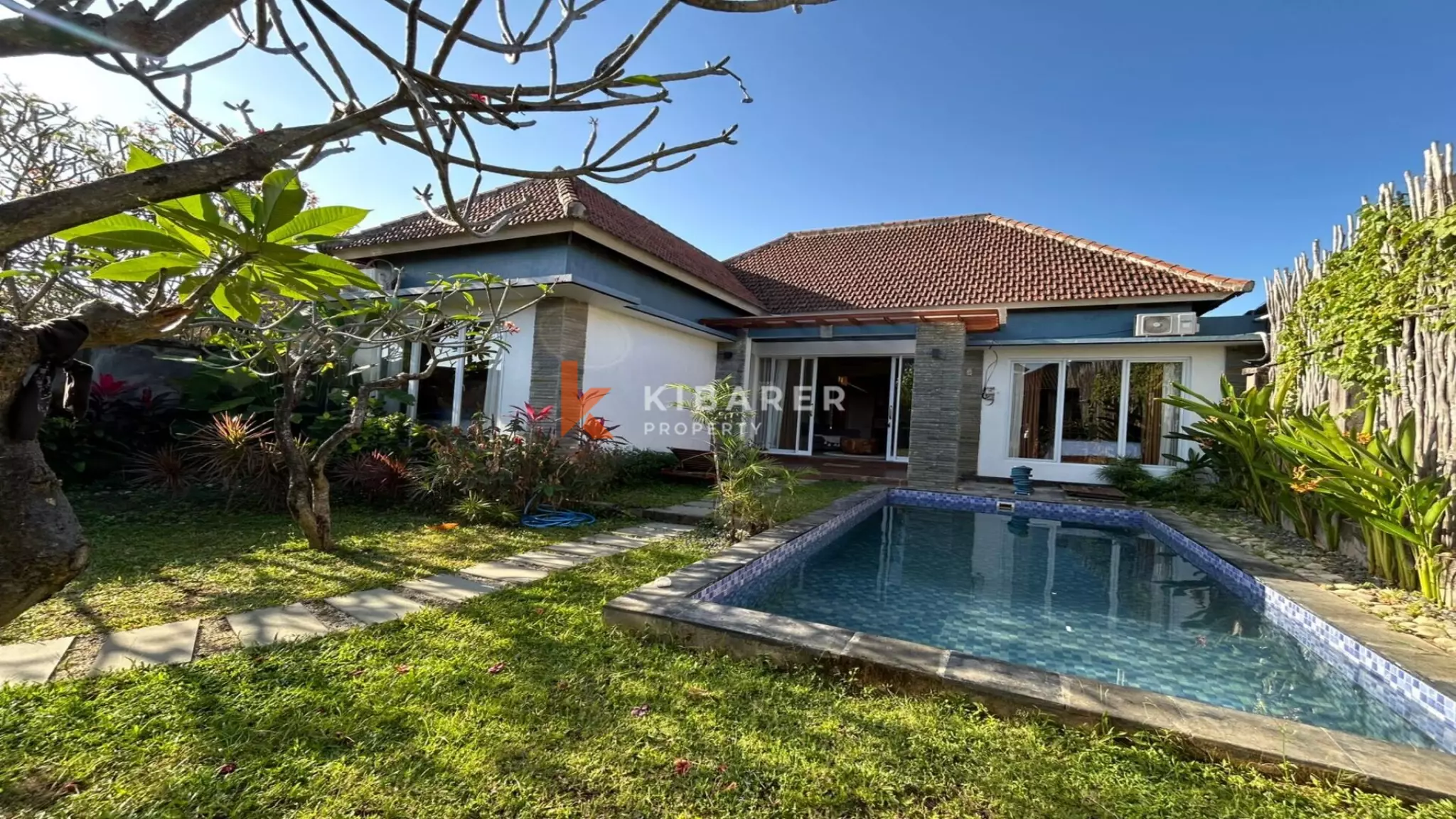 Homey Three Bedroom Enclosed Living Room Villa in Sanur — image 3