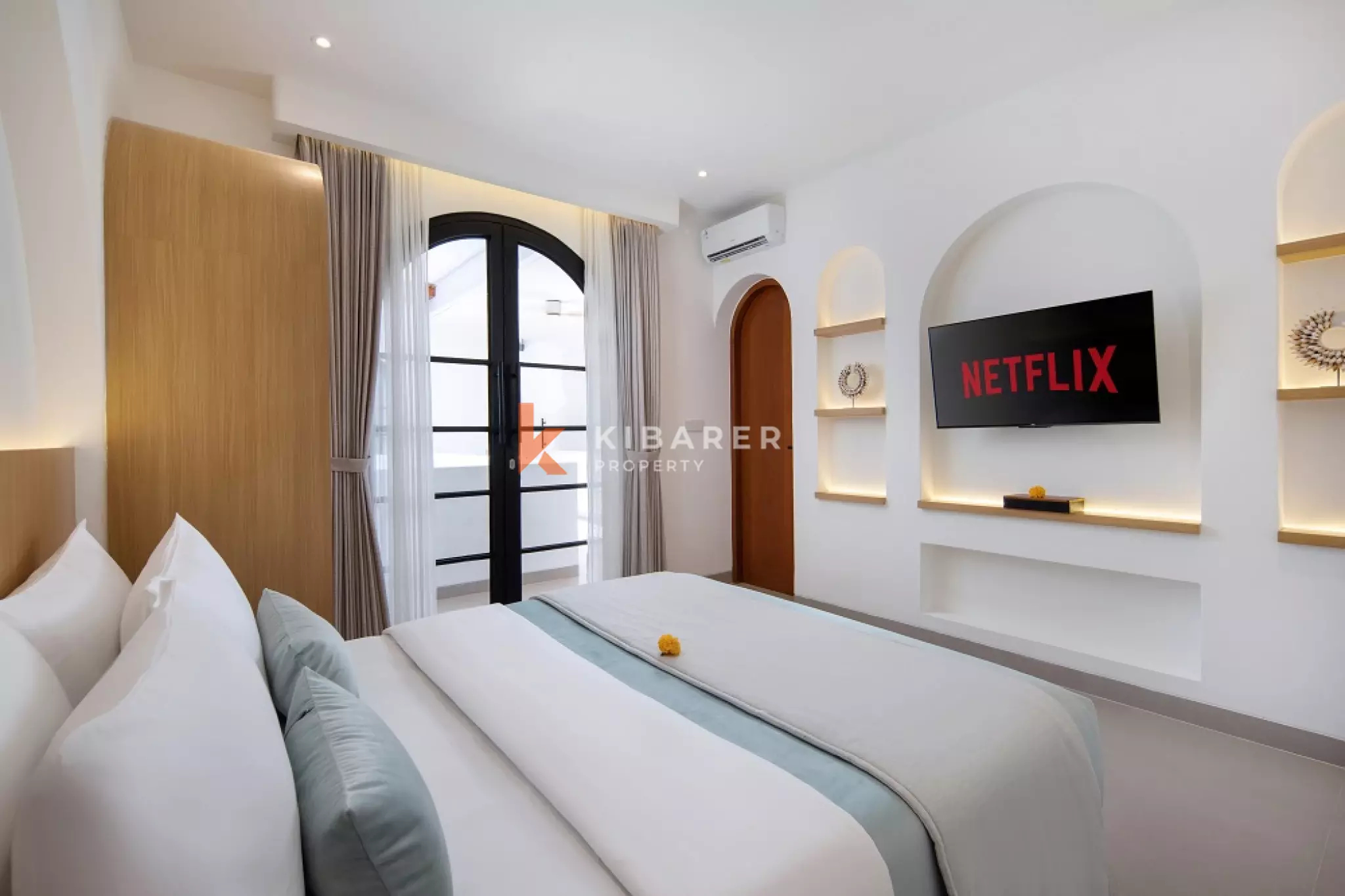 Chic Indoor Pool Two-Bedrooms Villa in Berawa — image 16