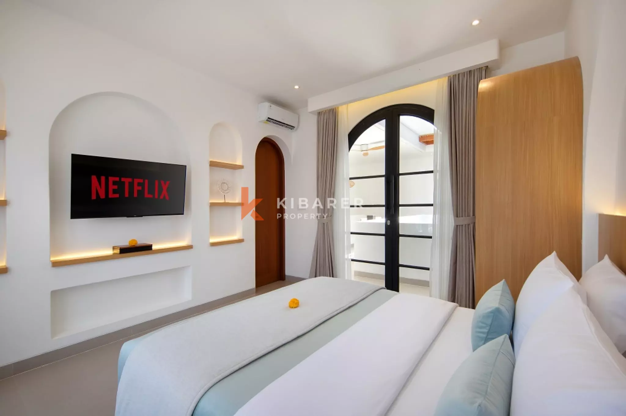 Chic Indoor Pool Two-Bedrooms Villa in Berawa — image 14