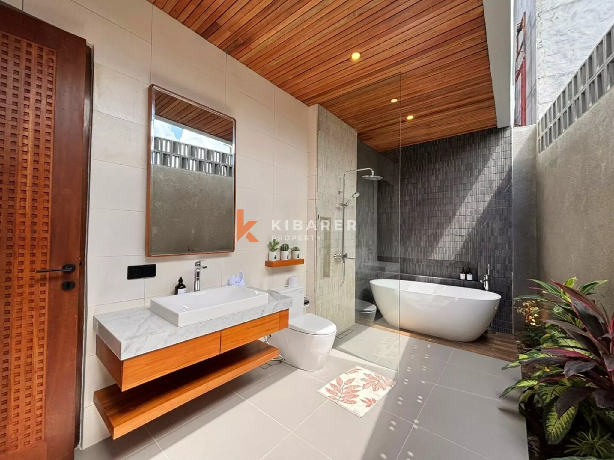 Five Bedroom Luxury Villa with High Ceilings & Spa-Inspired Bathrooms in Batu Bolong — image 10
