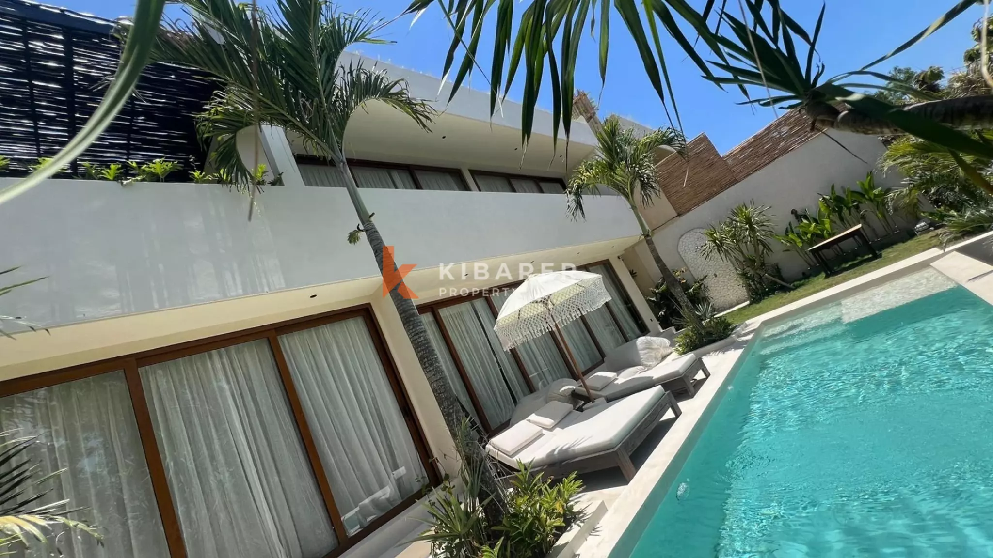 Bohemian-Chic Three Bedroom Villa with Rooftop Ocean and Sunset Views in Uluwatu — image 2