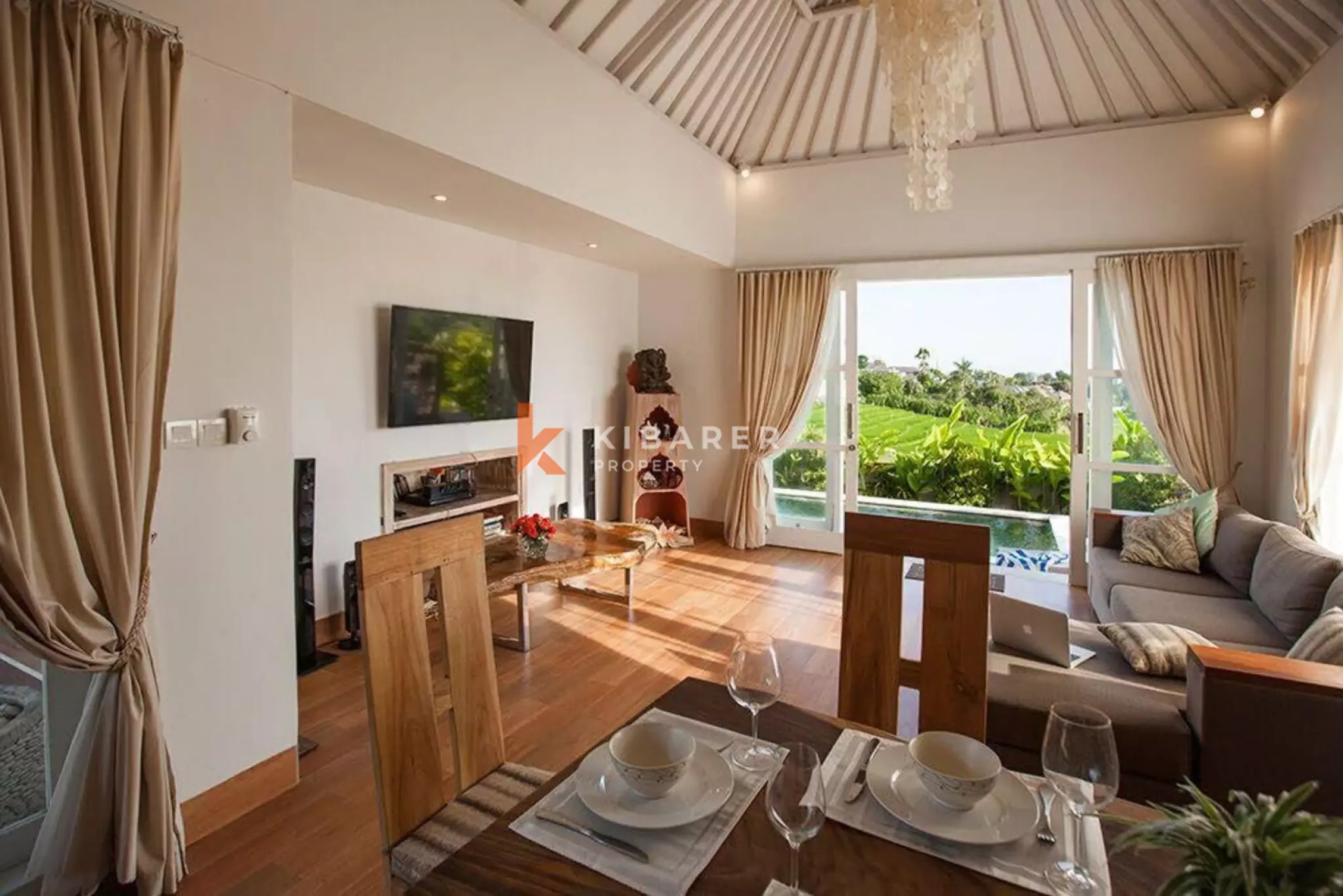 Private Three-Bedroom Villa with Views in Canggu — image 3