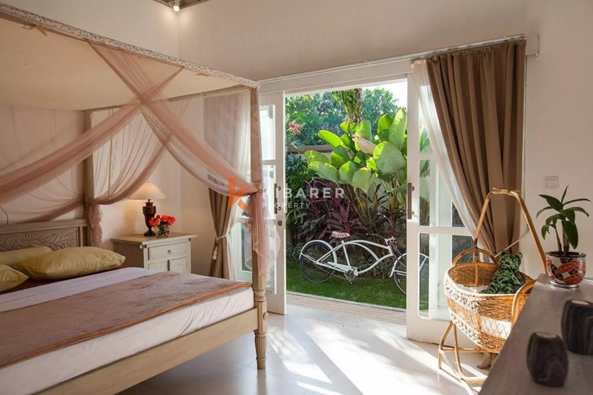 Private Three-Bedroom Villa with Views in Canggu — image 10