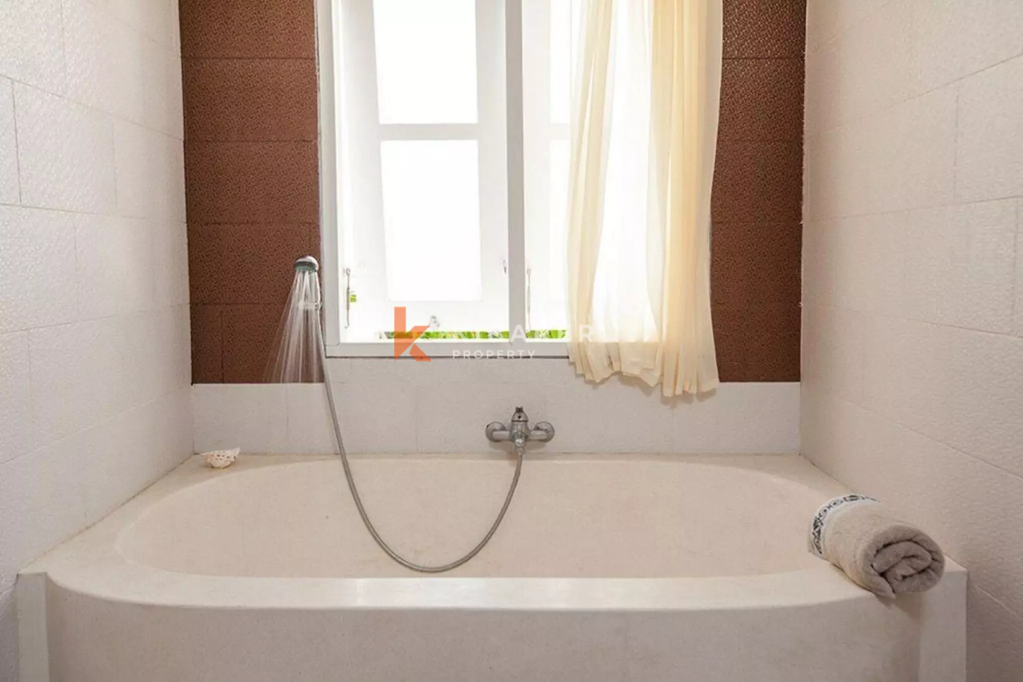 Private Three-Bedroom Villa with Views in Canggu — image 11