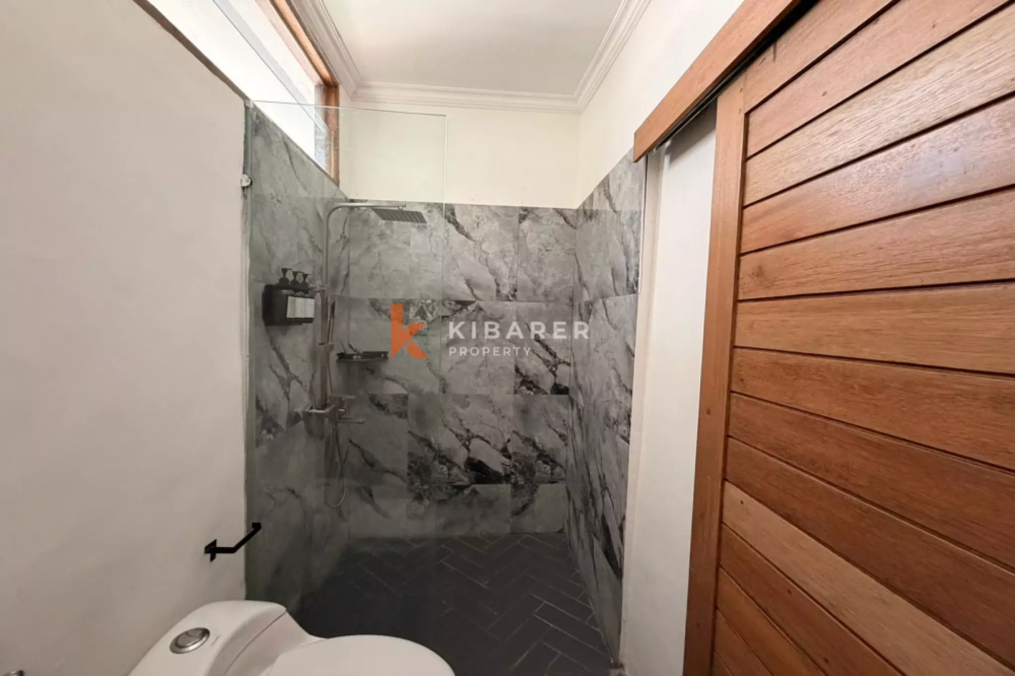 Mediterranean Style Three-Bedroom Gated Villa in Berawa — image 13