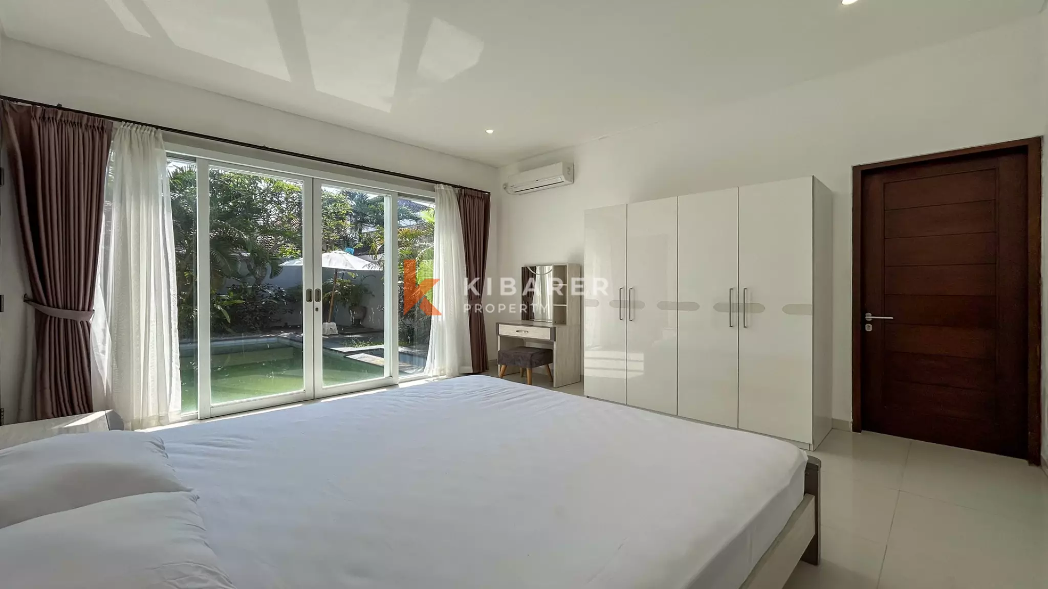 Comfortable Three-Bedroom Villa with Enclosed Living in Berawa — image 11