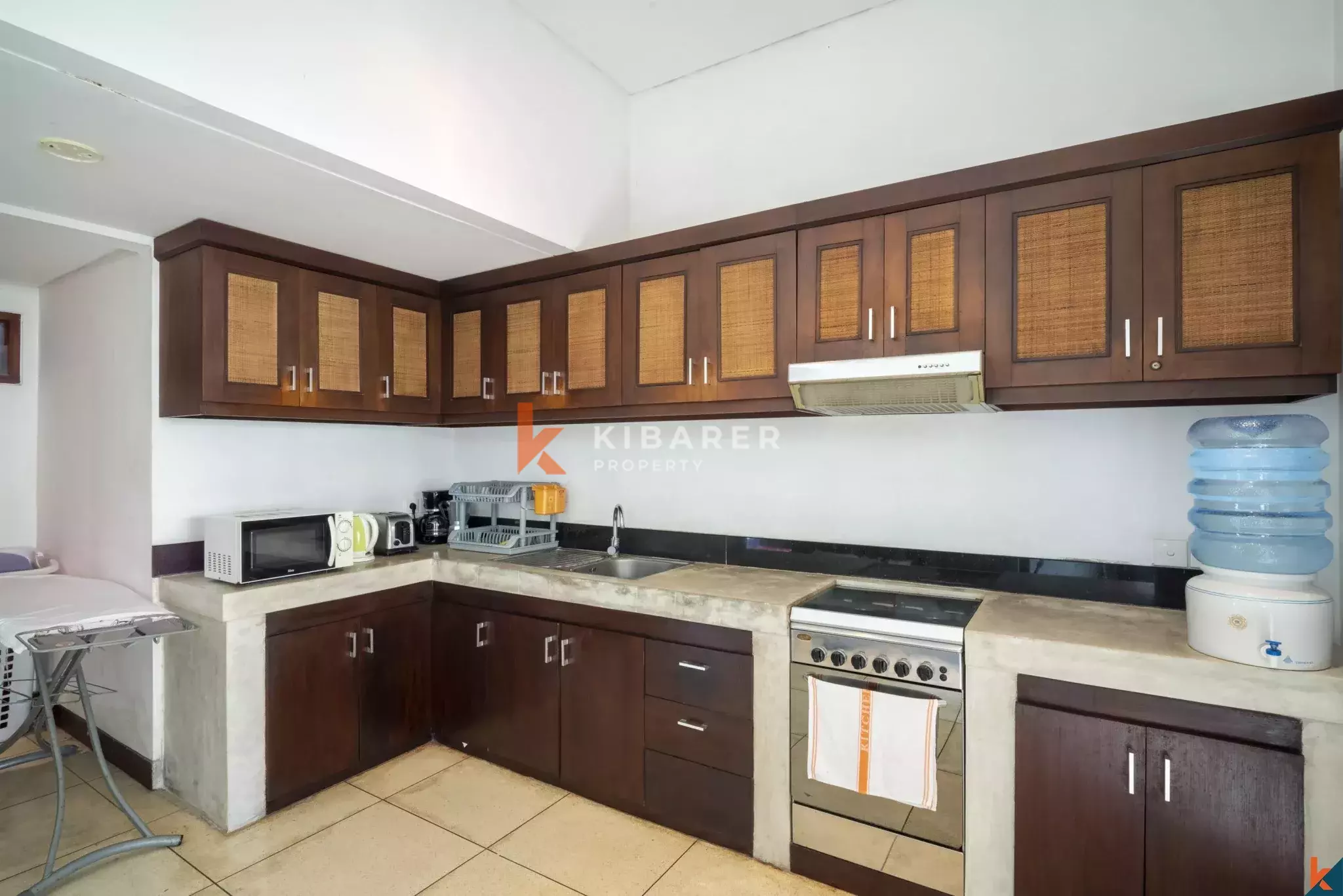 Peaceful Three-Bedroom Tropical Villa in the Heart of Pererenan — image 13