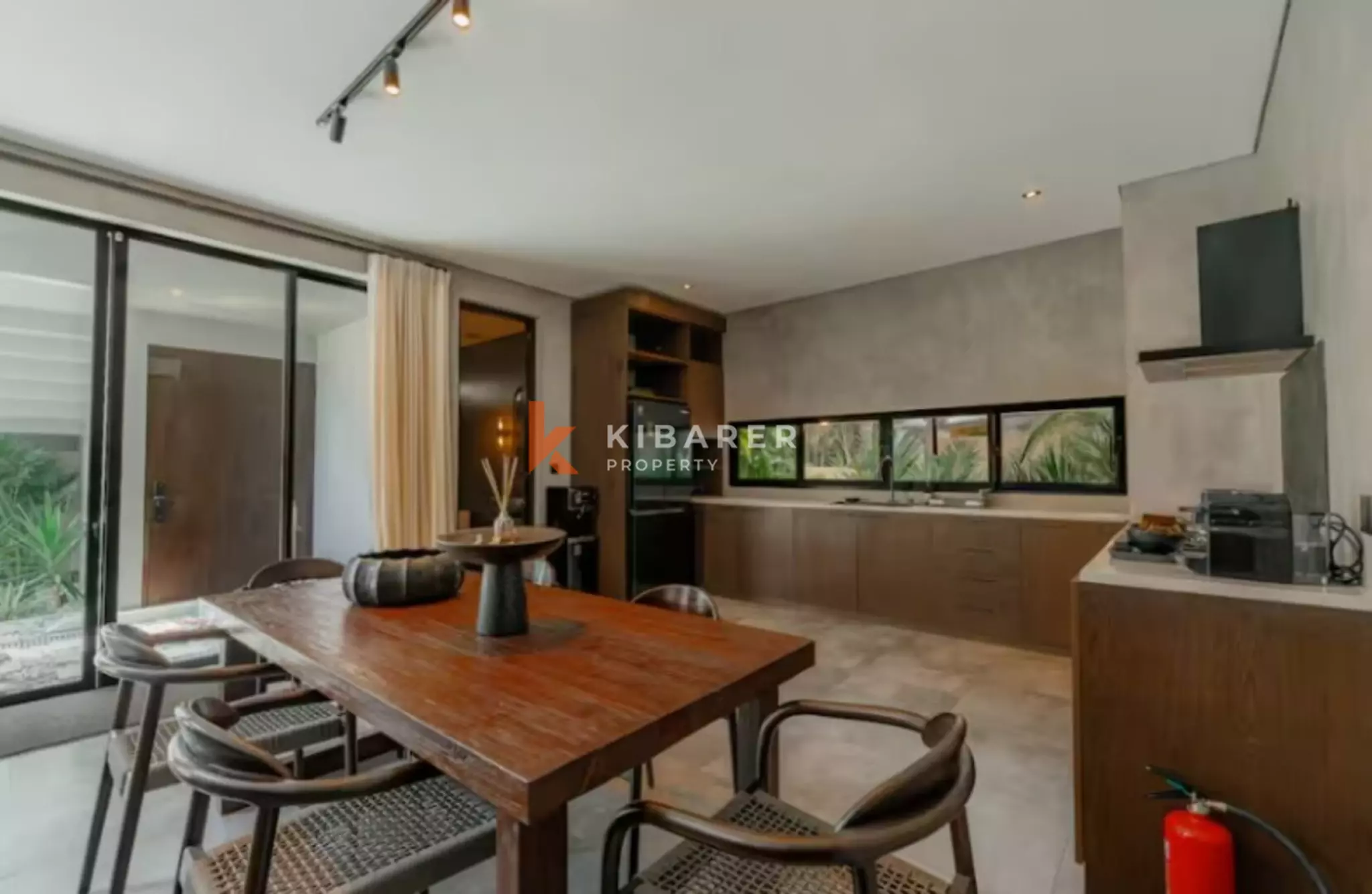 Bold & Beautiful Three Bedroom Villa in Umalas — image 4