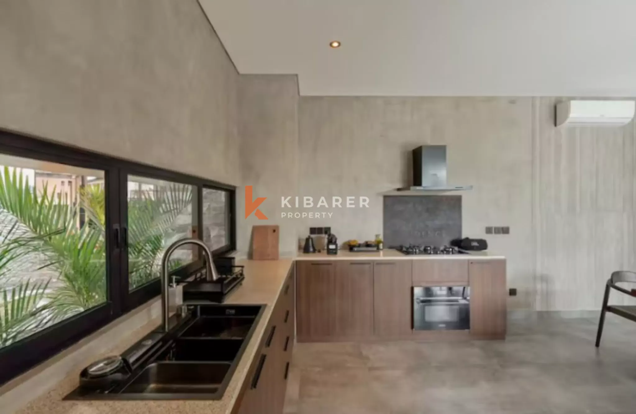 Statement Three Bedroom Villa with Private Pool in Umalas Area — image 3