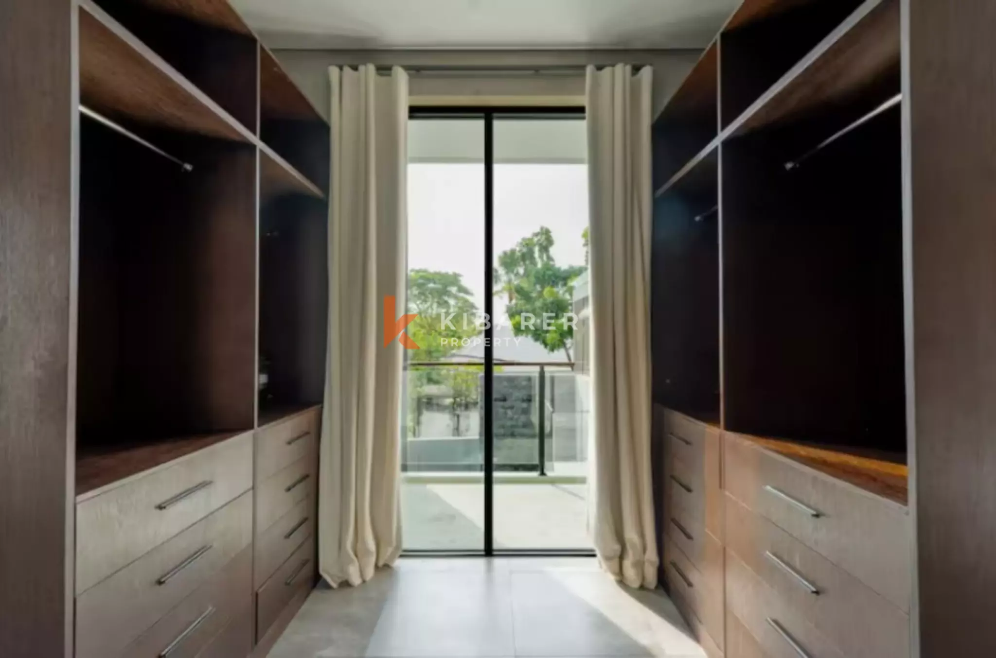 Statement Three Bedroom Villa with Private Pool in Umalas Area — image 10