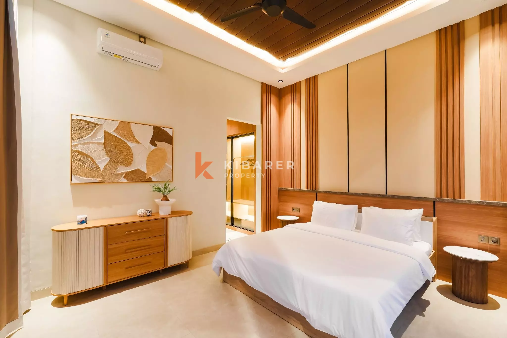 Quiet and Well-Designed Three-Bedroom Villa with Rooftop Lounge in Tumbak Bayuh — image 10