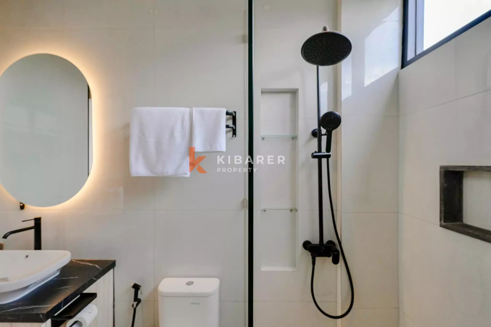Quiet and Well-Designed Three-Bedroom Villa with Rooftop Lounge in Tumbak Bayuh — image 15