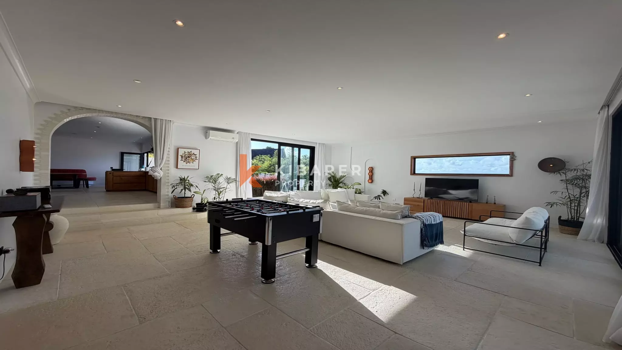 Luxury Beach Concept Two-Bedrooms Enclosed Living Villa in Uluwatu — image 7