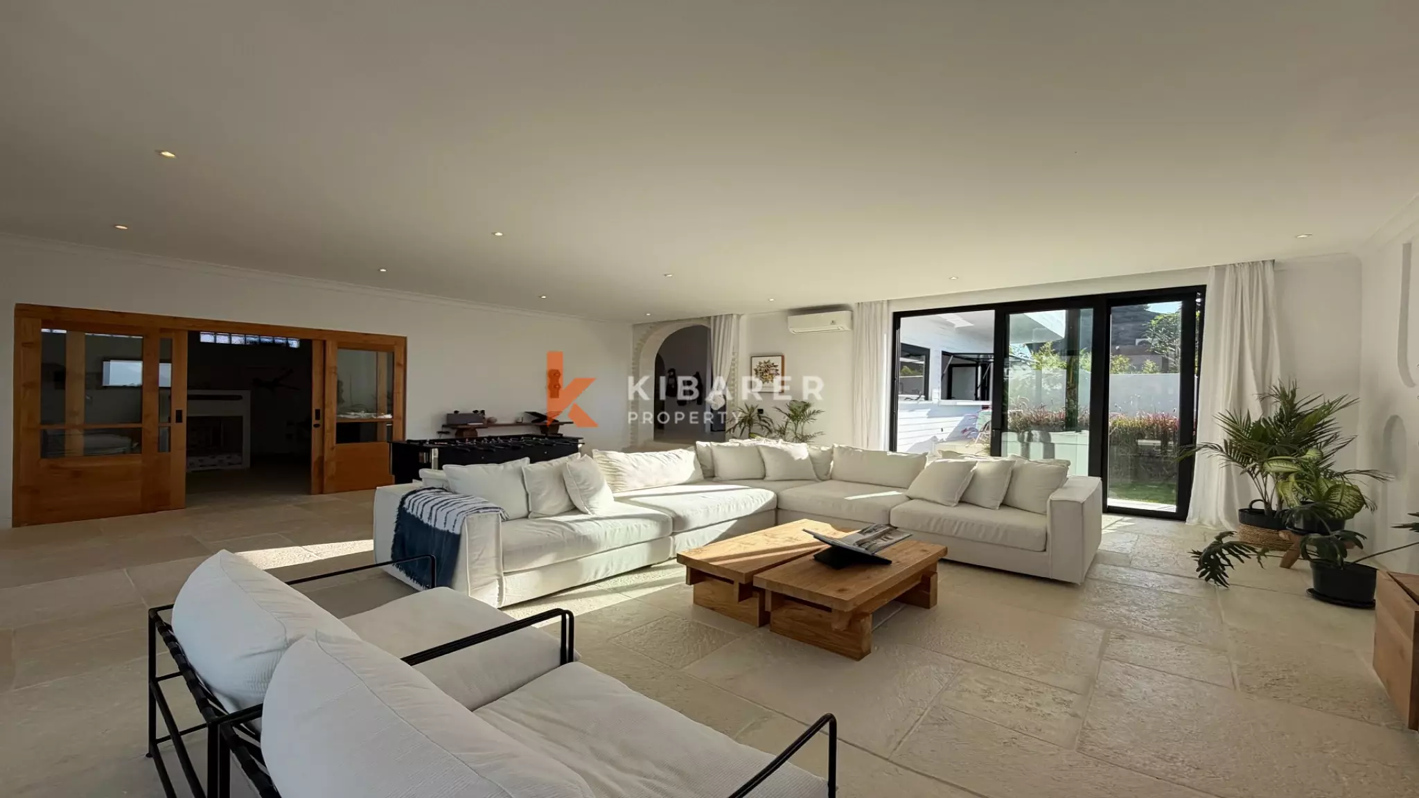 Luxury Beach Concept Two-Bedrooms Enclosed Living Villa in Uluwatu — image 5