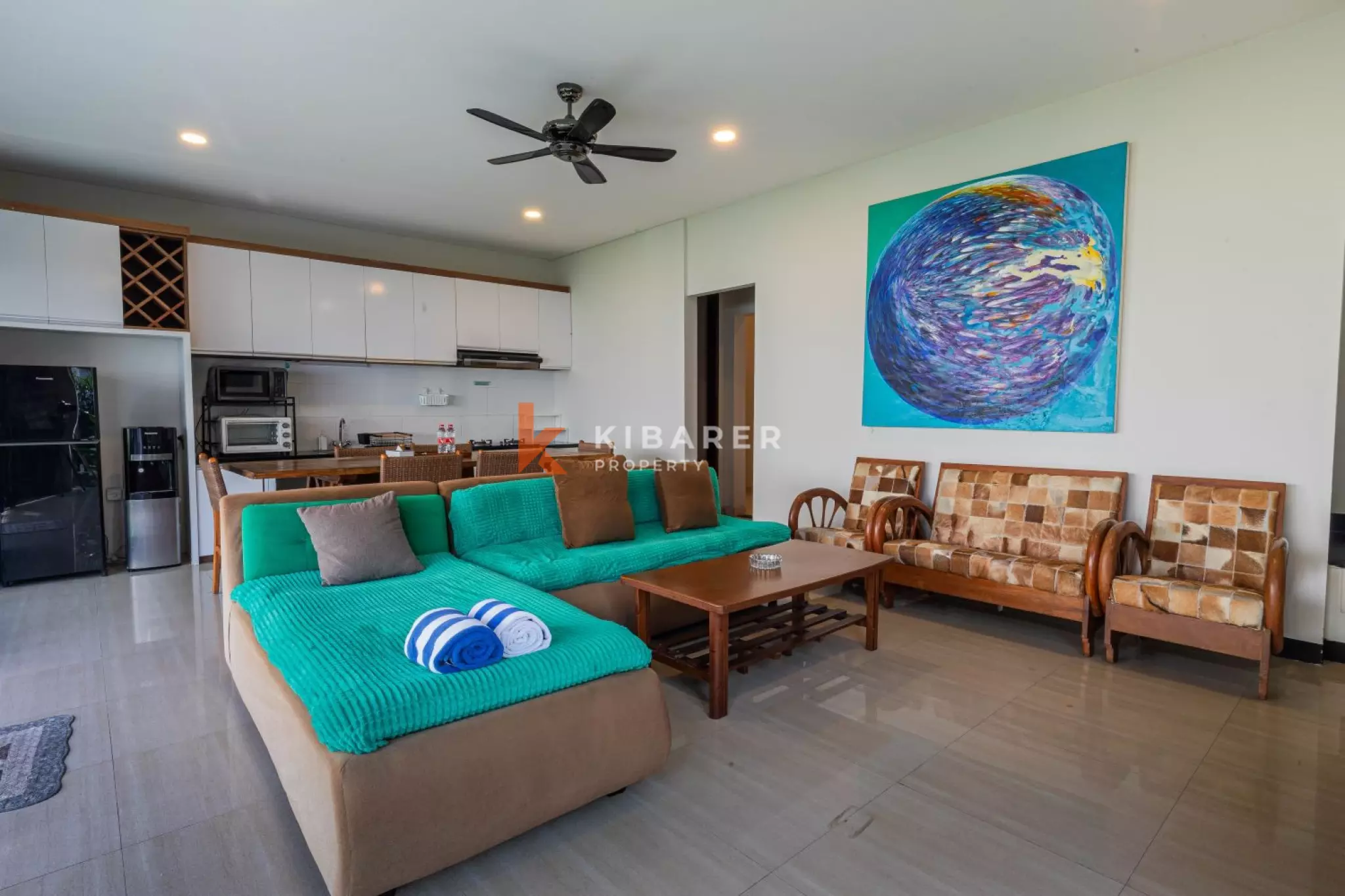 Spacious Three-Bedroom Private Guest Villa in Jimbaran — image 2