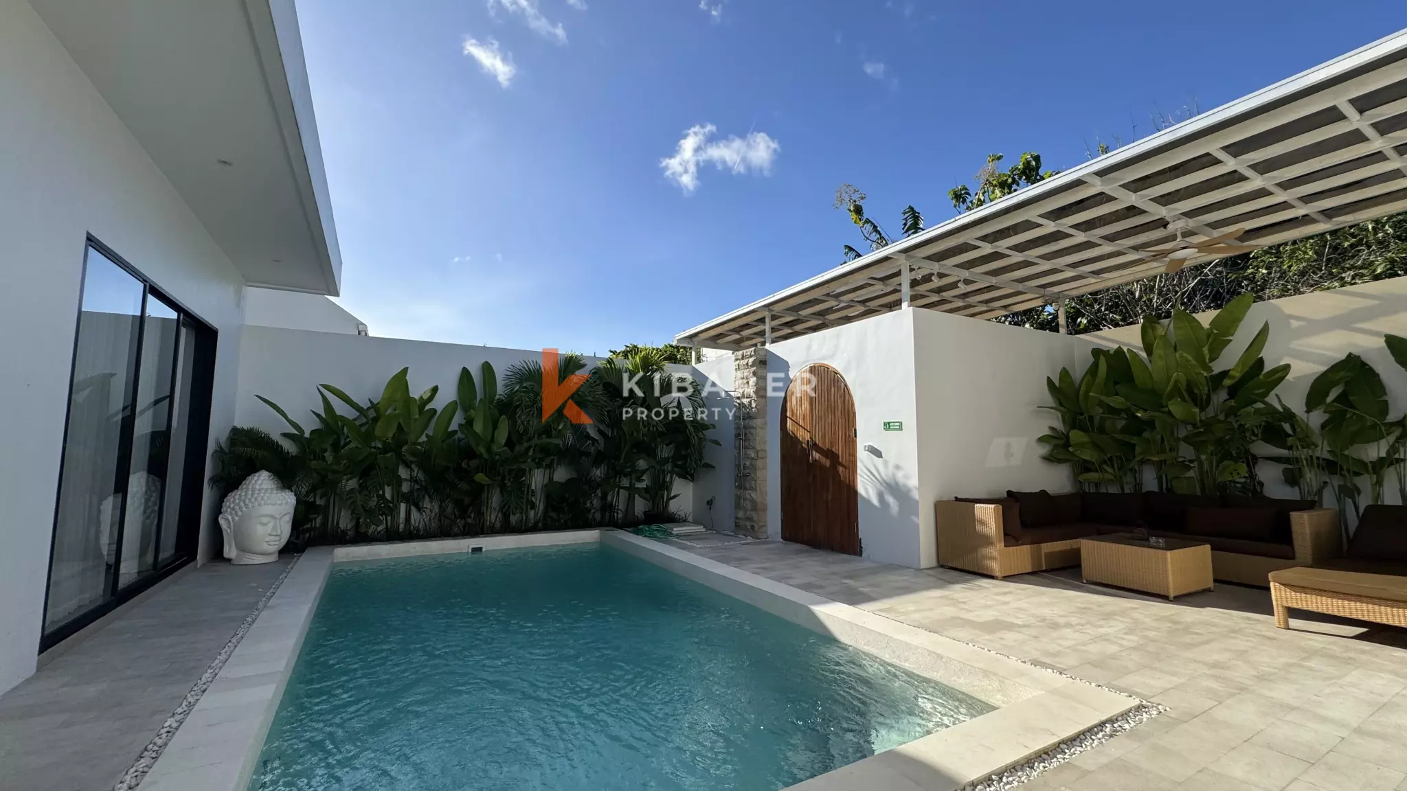 Bright Two-Bedroom Modern Pool Villa in Ungasan — image 1