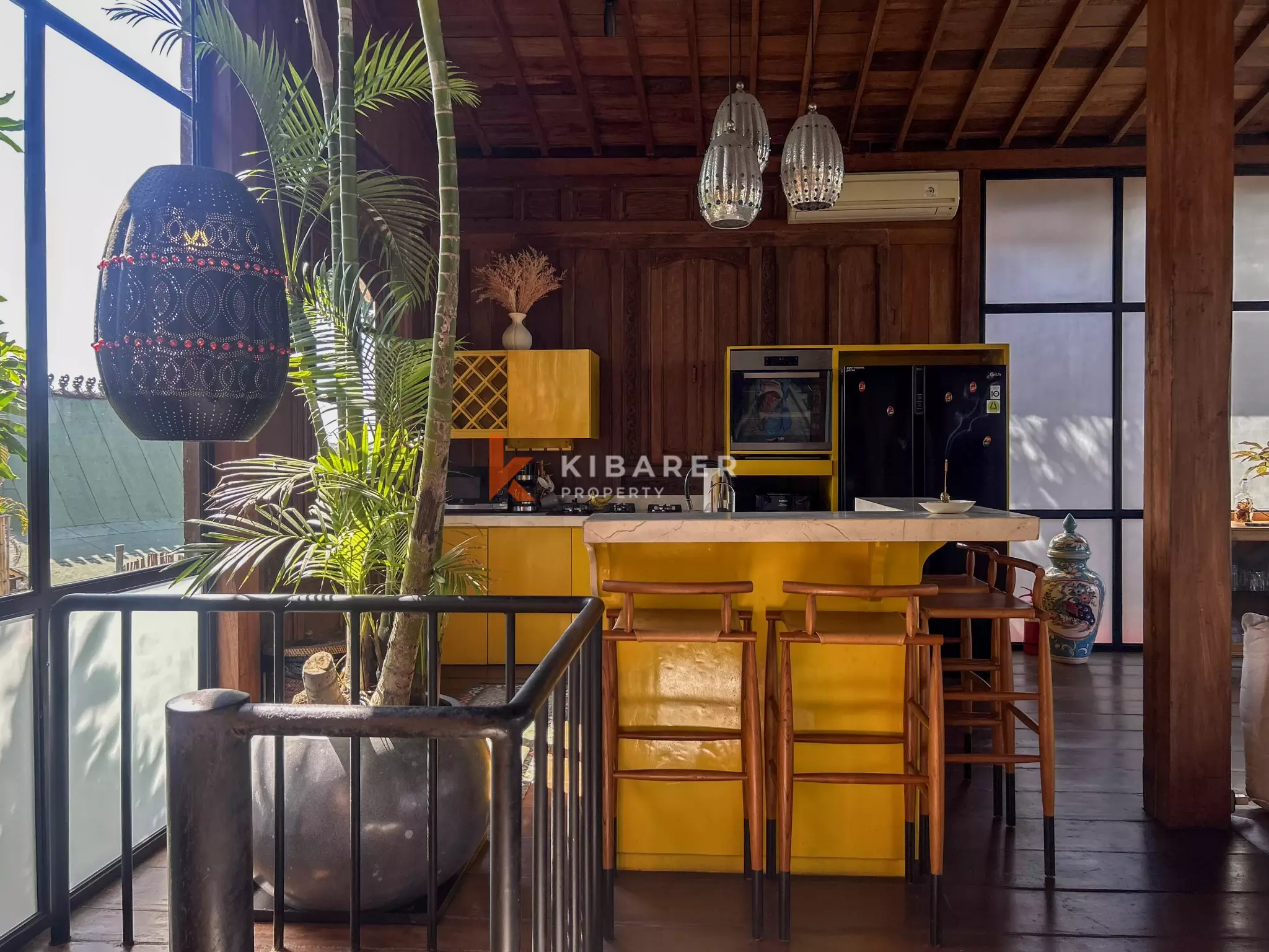 Elegant Two-Story Tropical Villa with Private Pool in Seseh — image 5