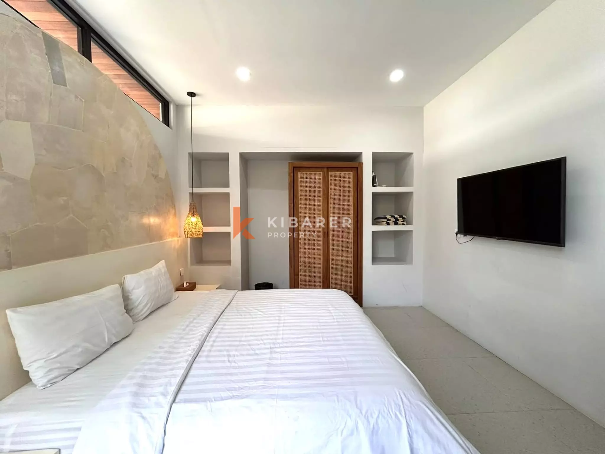 Contemporary Three-Bedroom Villa with Private Pool in Tumbak Bayuh — image 10