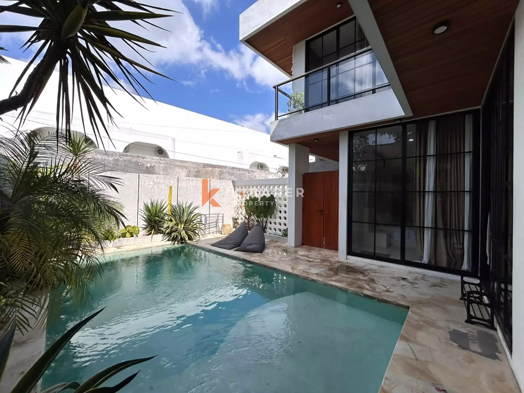 Contemporary Three-Bedroom Villa with Private Pool in Tumbak Bayuh — image 2