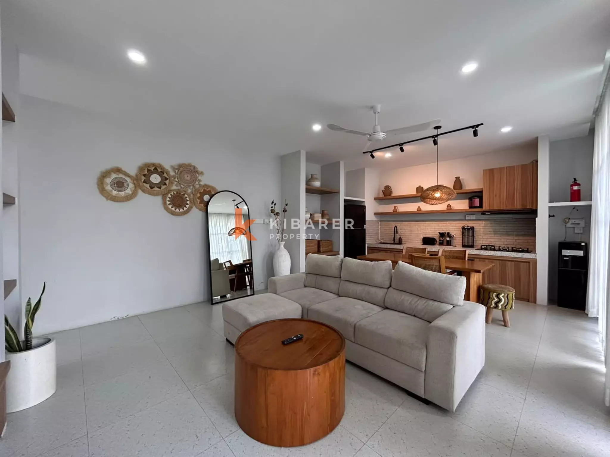 Contemporary Three-Bedroom Villa with Private Pool in Tumbak Bayuh — image 5