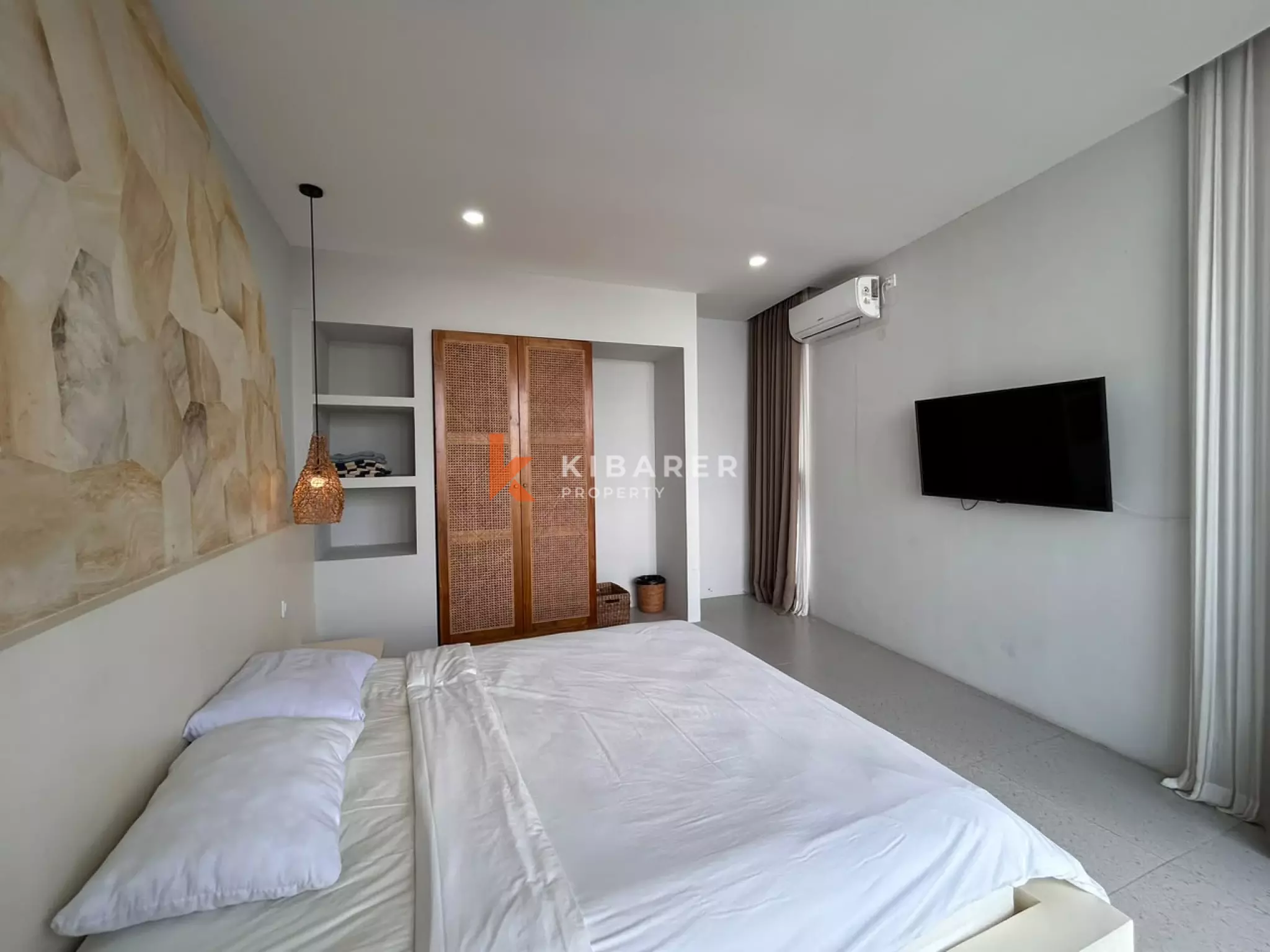 Contemporary Three-Bedroom Villa with Private Pool in Tumbak Bayuh — image 17