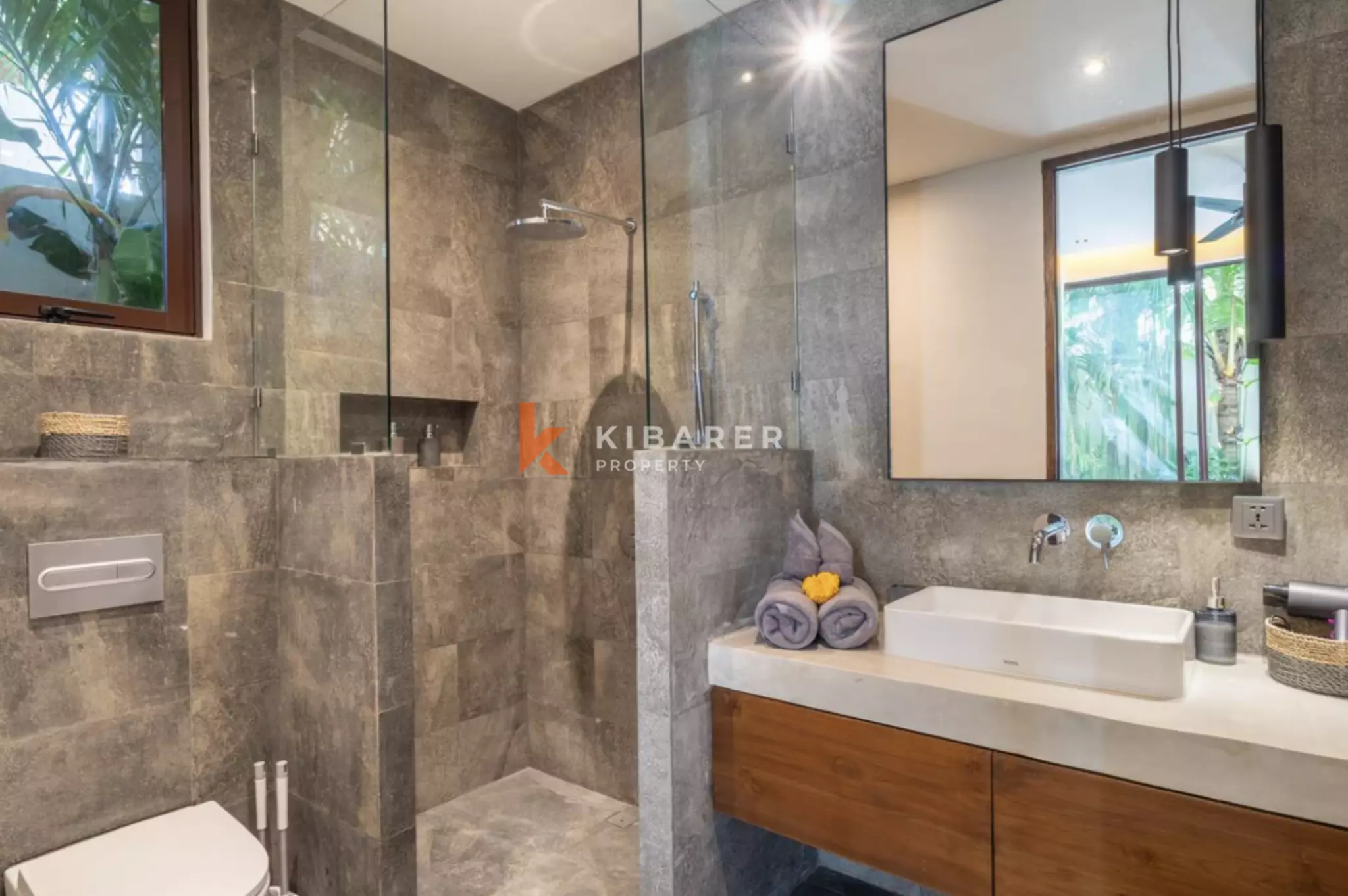 Architectural Four Bedroom Masterpiece in Exclusive Umalas — image 11