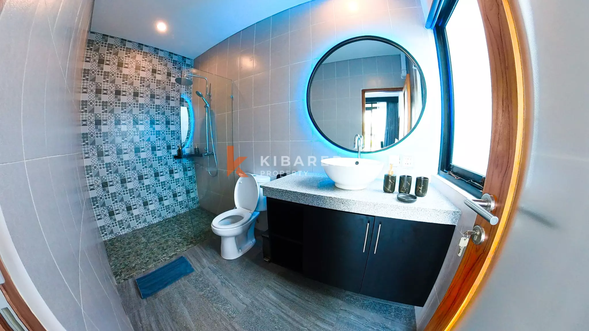 Contemporary Three-Bedroom Villa with Dedicated Remote Workspace in Umalas — image 15