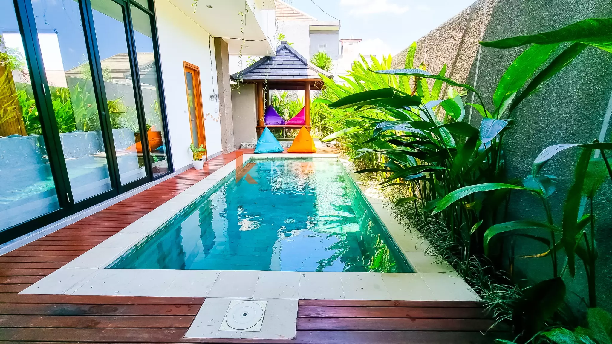 Contemporary Three-Bedroom Villa with Dedicated Remote Workspace in Umalas — image 2